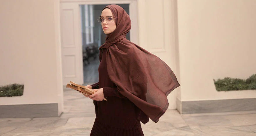 Elegance for Cool Autumn Evenings: Shawl and Scarf Combinations Special for September