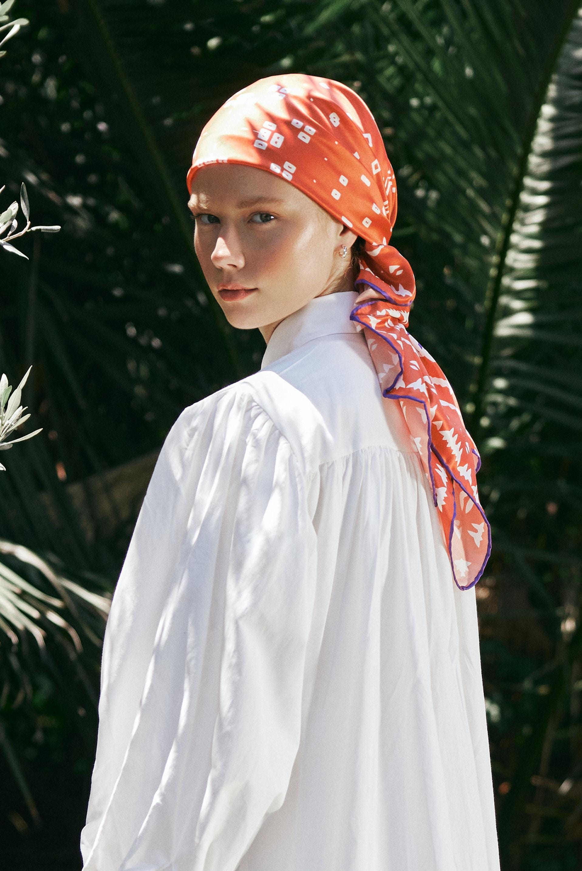 TWILL SQUARE SCARF