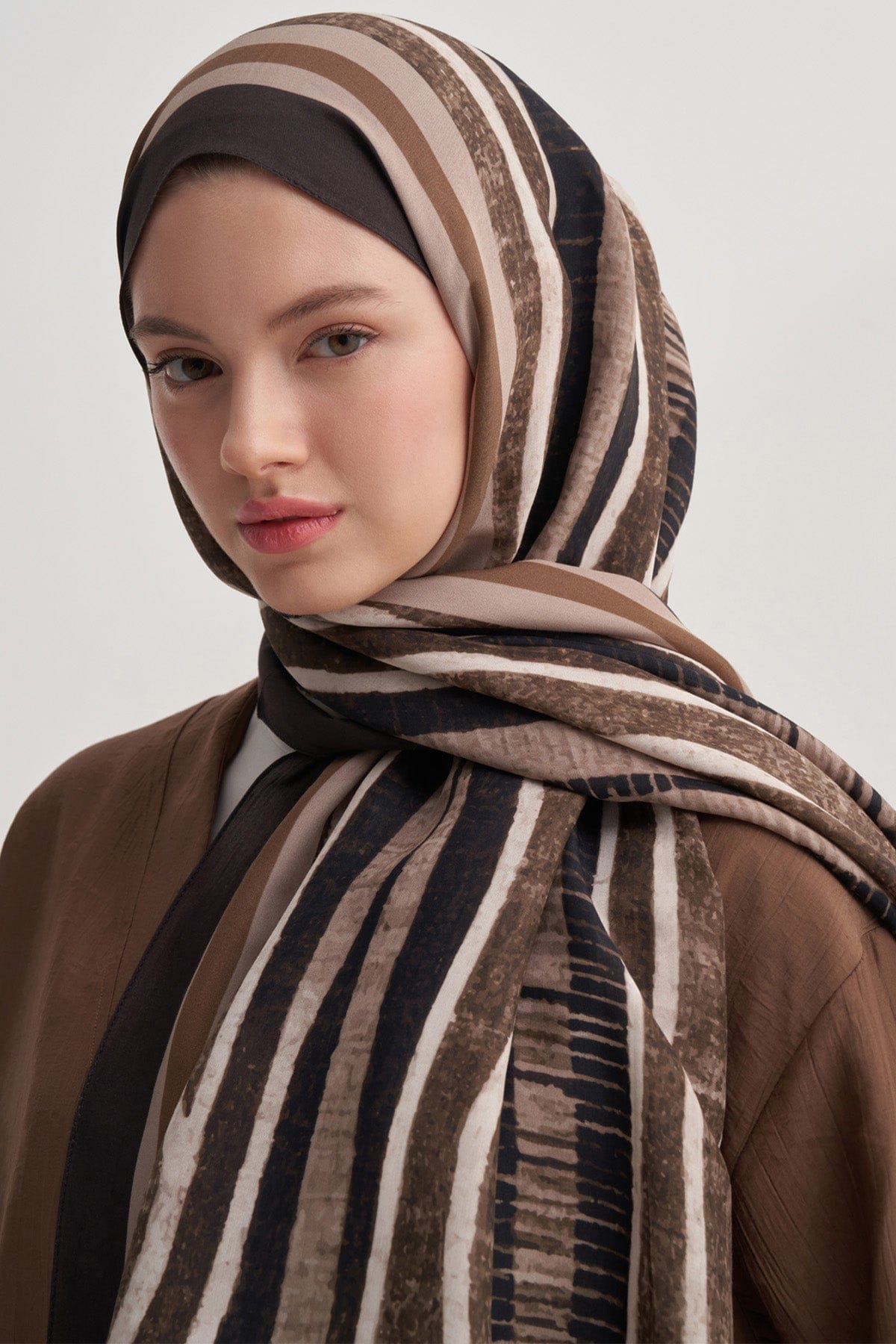 arden-vela-viscose-scarf-dark-brown-3642.jpg