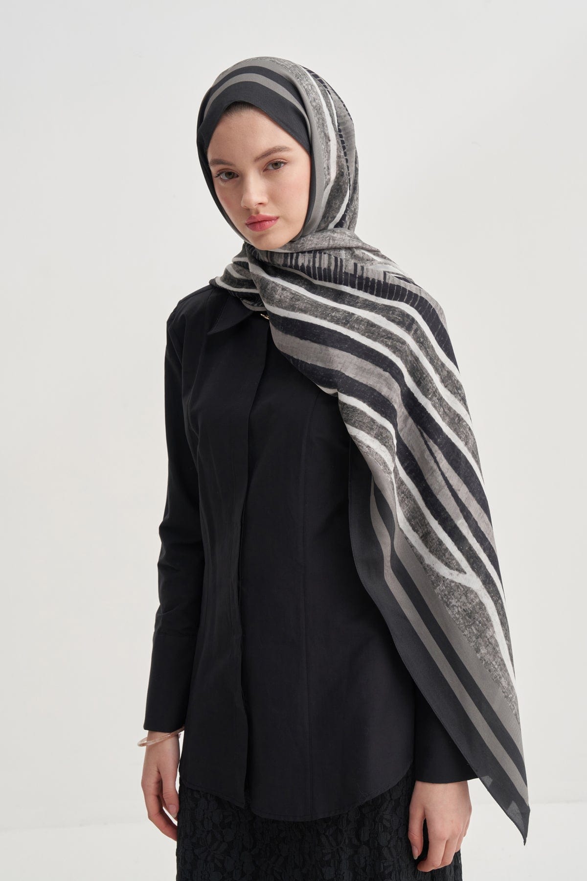 Arden Vela Viscose Scarf Gray