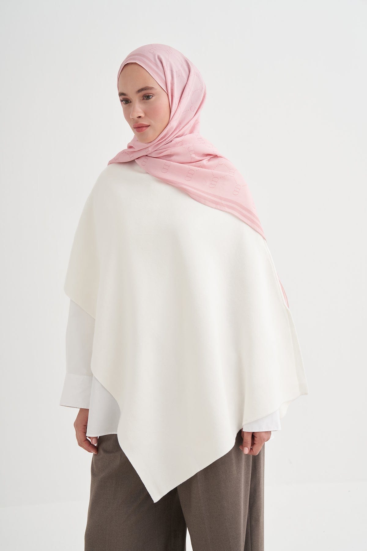 asymmetric-knit-robe-ecru-3839.jpg