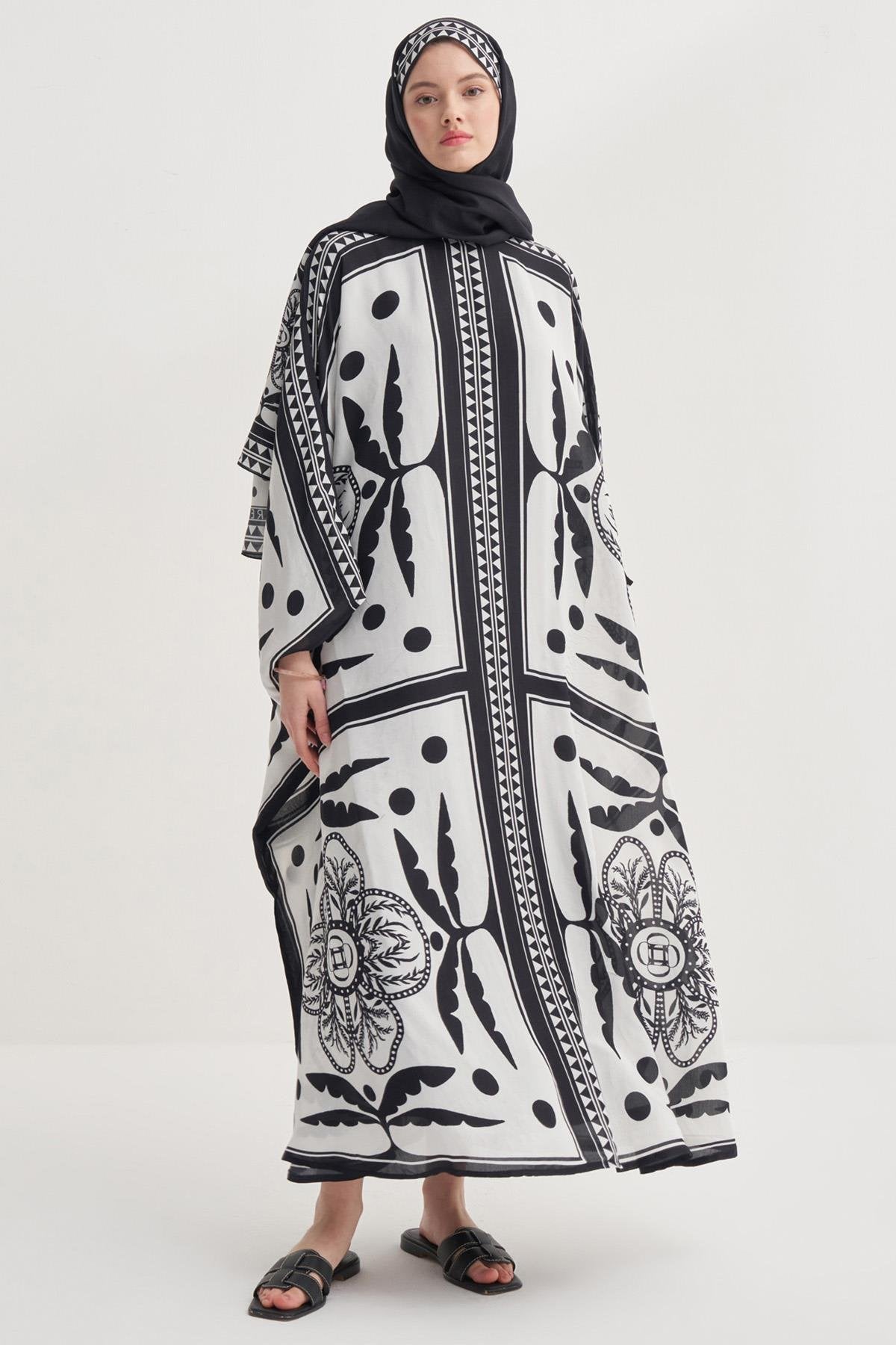 Atlas Viscose Kaftan Black