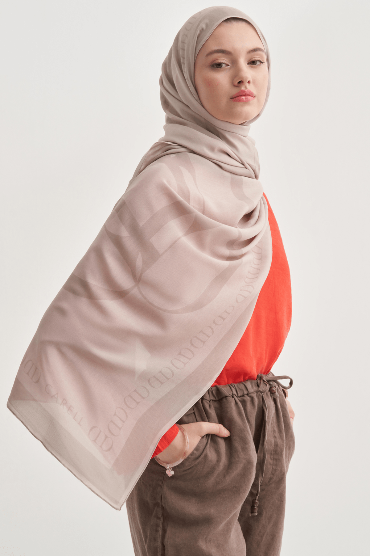 aura-monogram-viscose-scarf-milk-coffee-1468.png