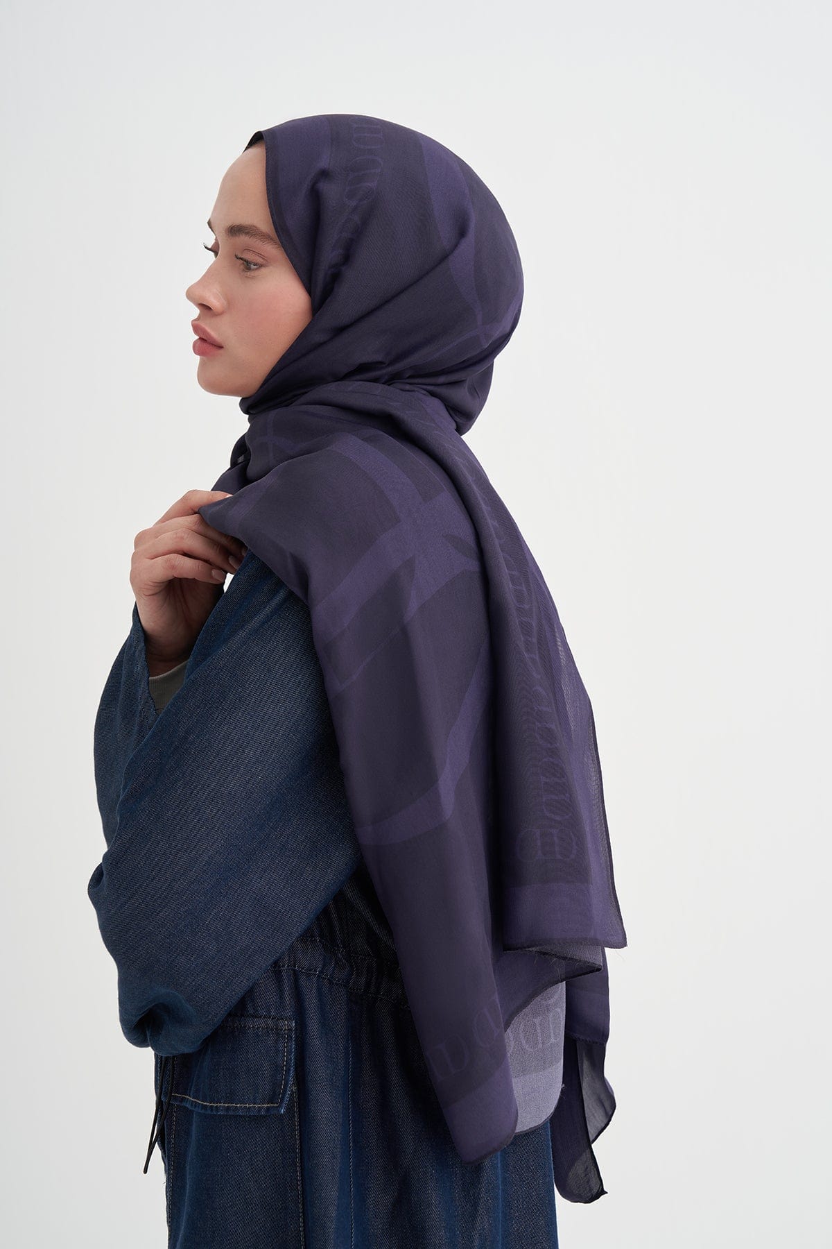aura-monogram-viscose-scarf-purple-blue-3928.jpg