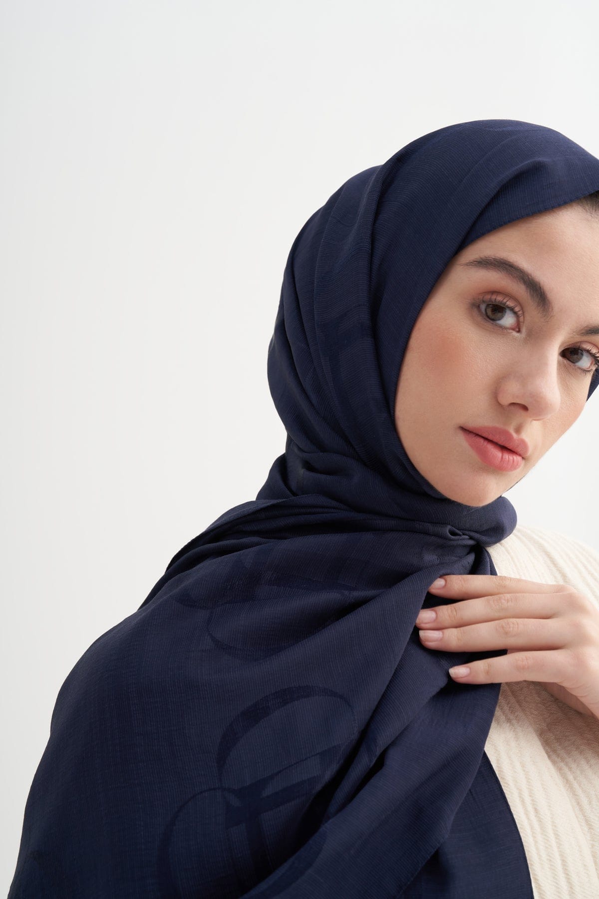 Aura Pattern Rina Viscose Scarf Navy Blue