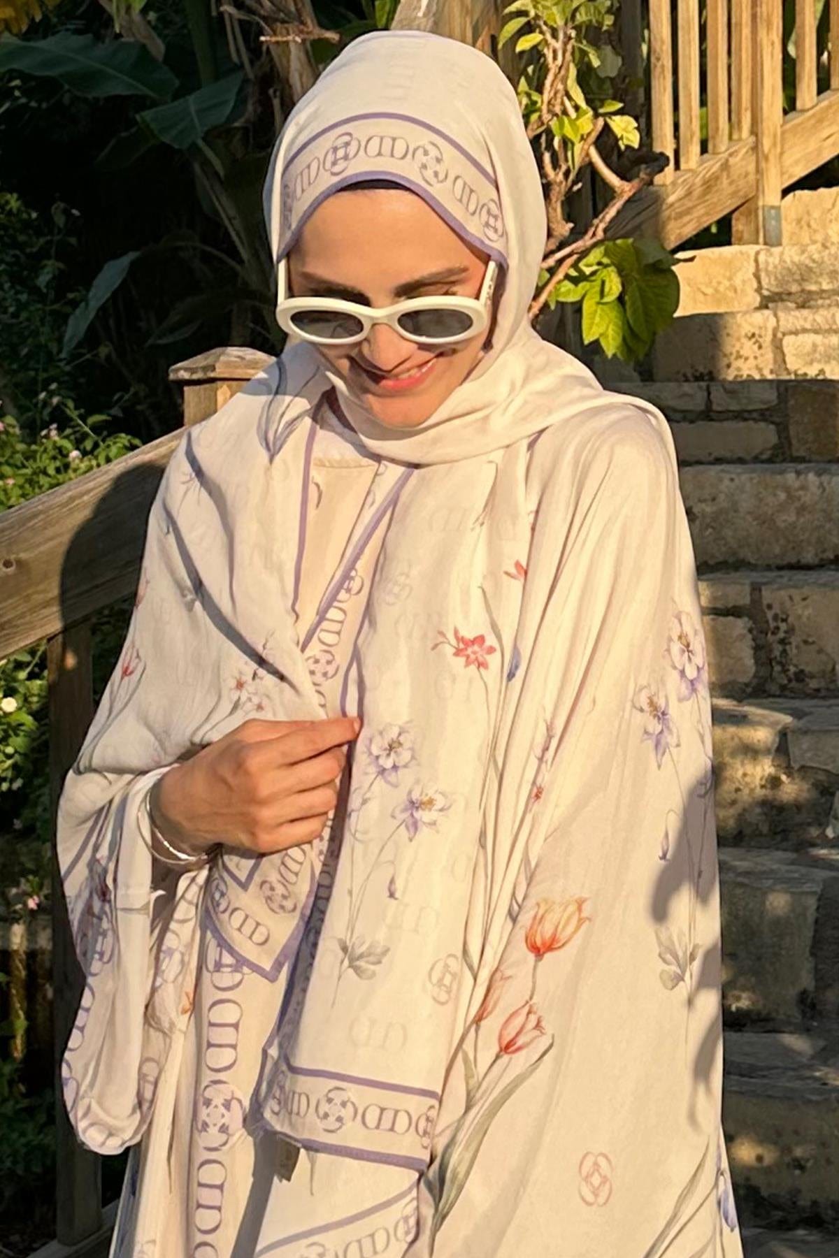 ayca-islek-s-choice-palmara-monogram-viscose-scarf-ecru-1260.jpg