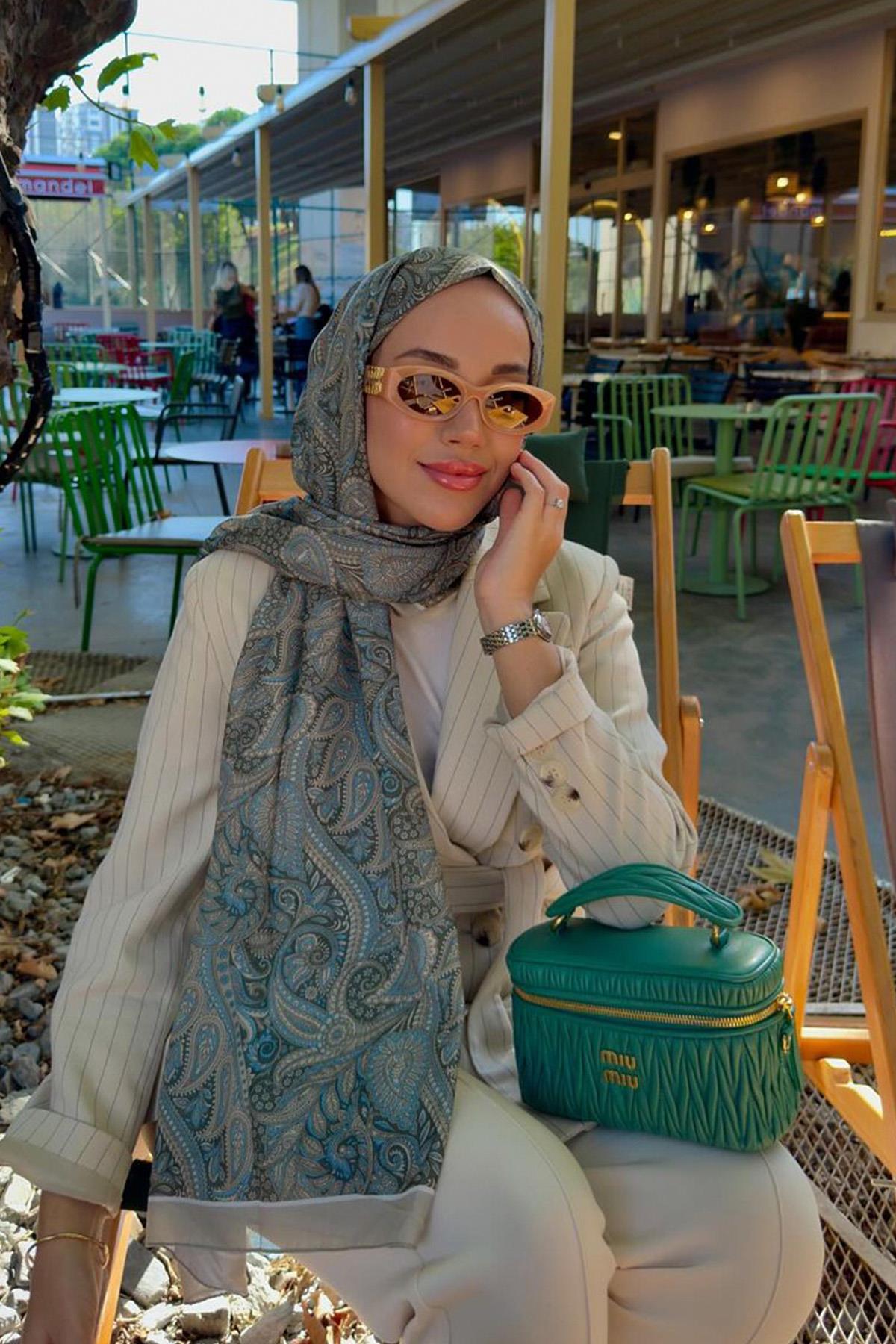 Betül Duman's Choice: Vega Nilla Cotton Scarf Green