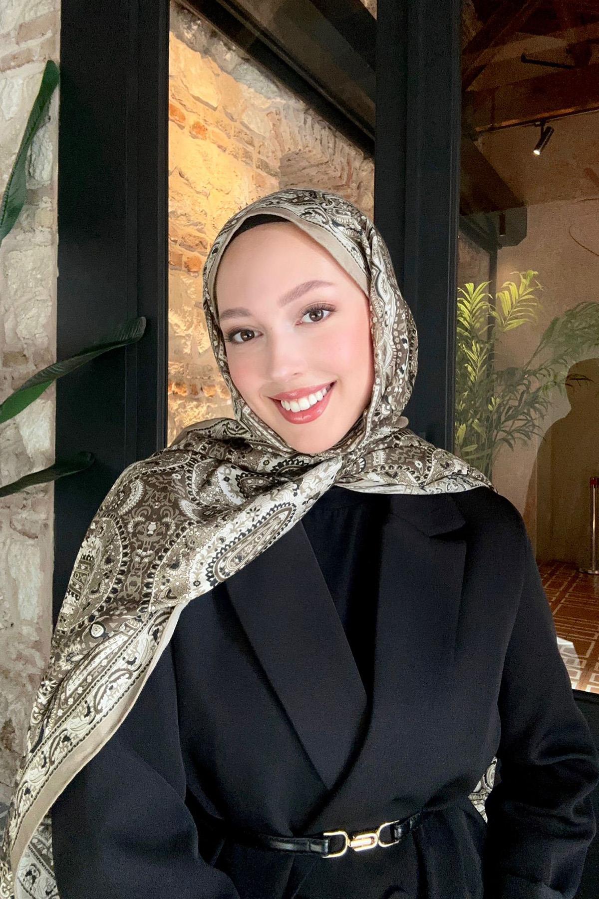 Betül Kaya's Choice: Whisper Comfy Silk Scarf Camel