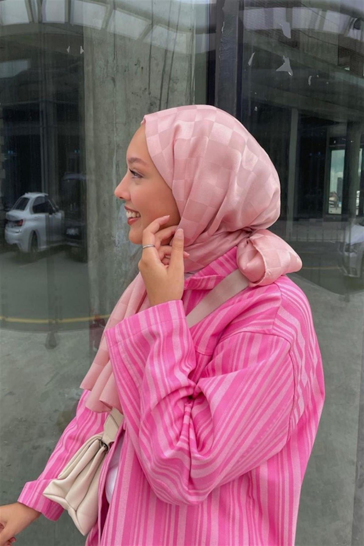 Betul's Choice: Checkered Jacquard Italian Silk Scarf Powder Pink