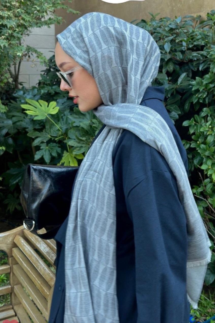 betul-s-choice-vence-double-sided-mio-pattern-scarf-gray-3590.jpg