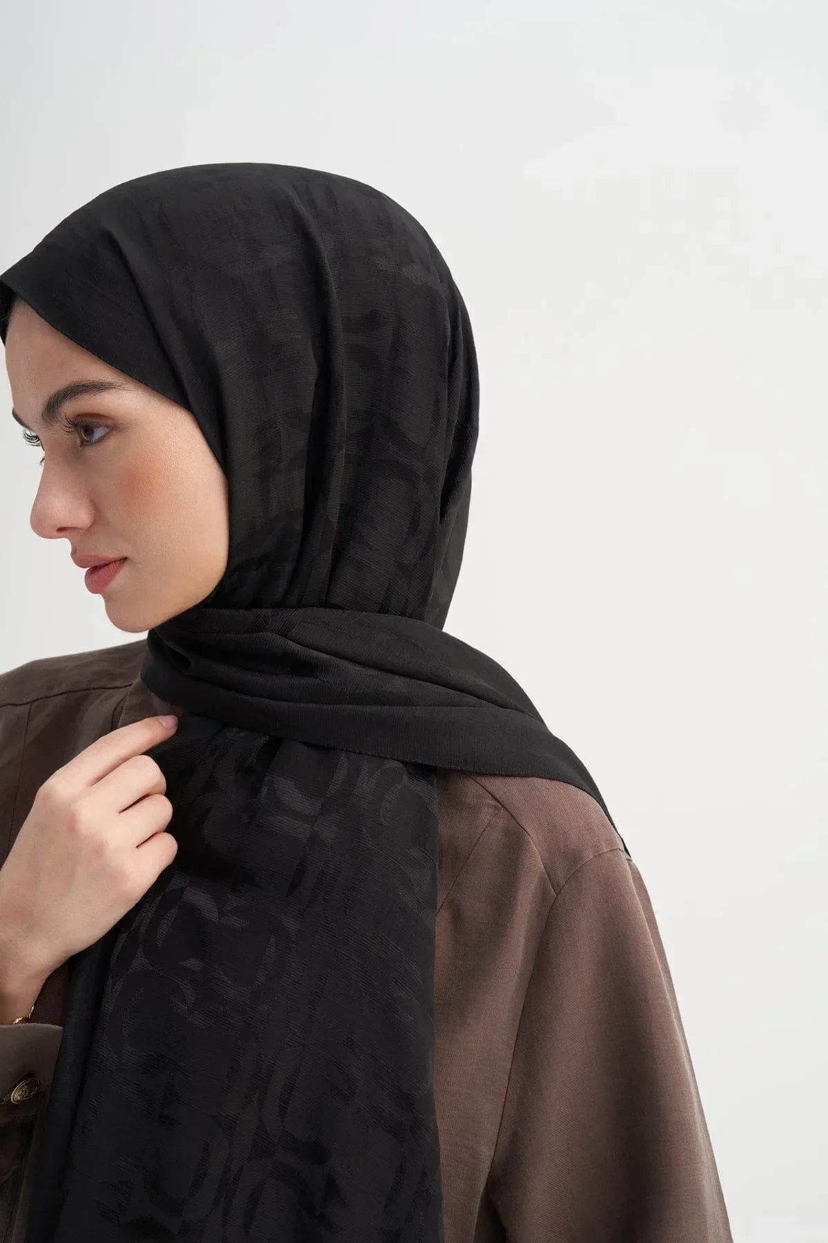 blok-pattern-rina-viscose-scarf-black-4672 - Carell Hijab