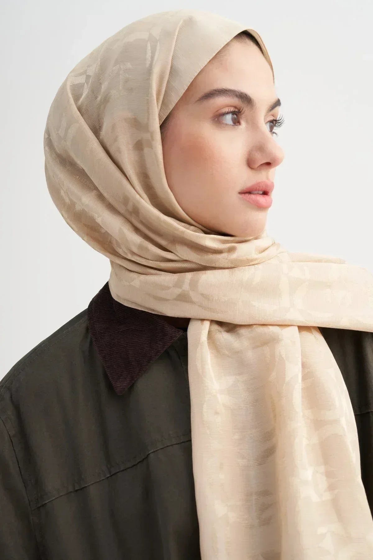 blok-pattern-rina-viscose-scarf-camel-4735_35b1a826-d2ea-41a0-a8fa-b921701b1b2e - Carell Hijab