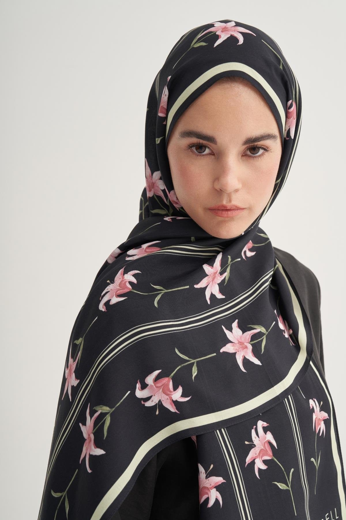 Blooming Flower Monogram Viscose Scarf Black