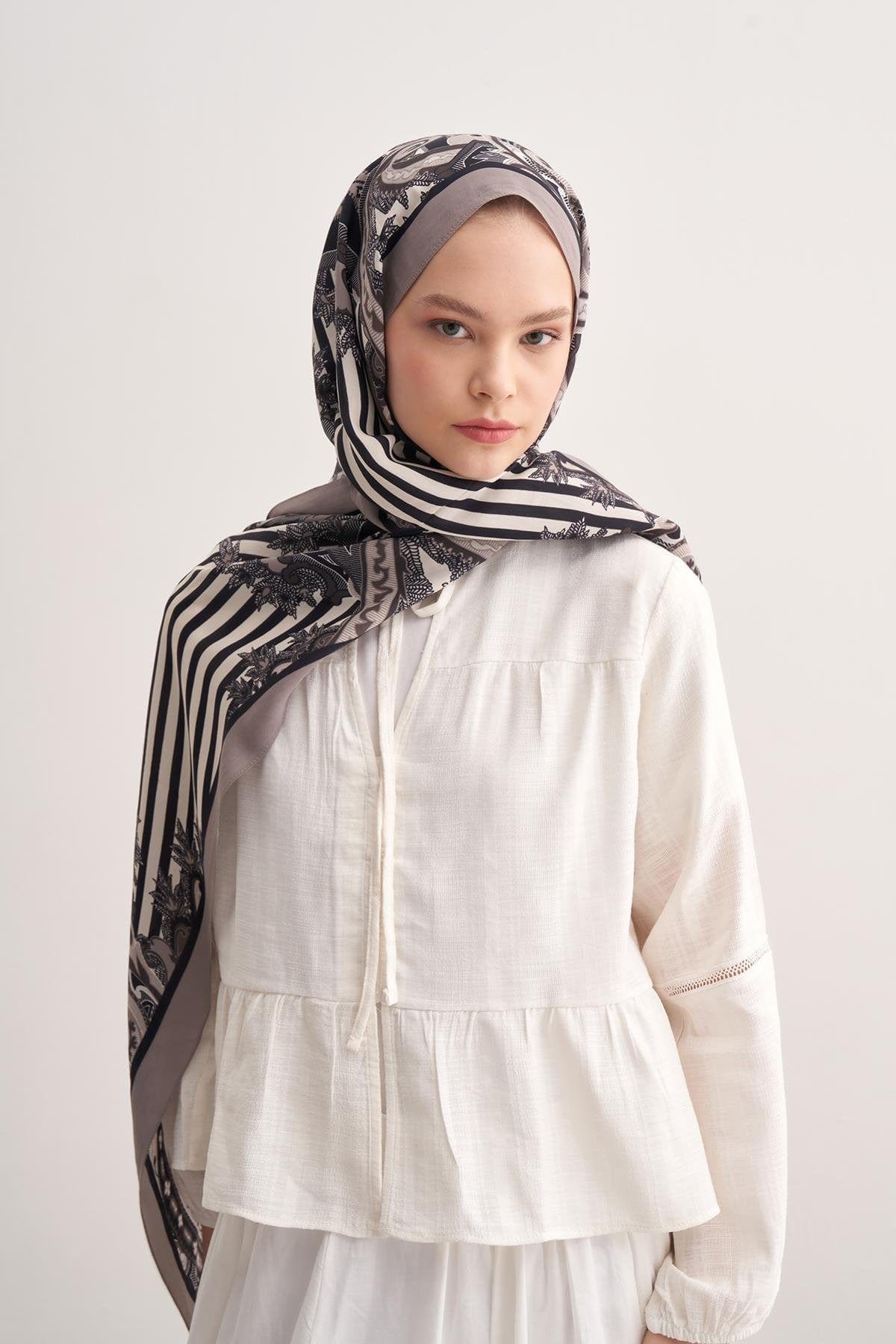 Bloomline Vela Viscose Scarf Smoky