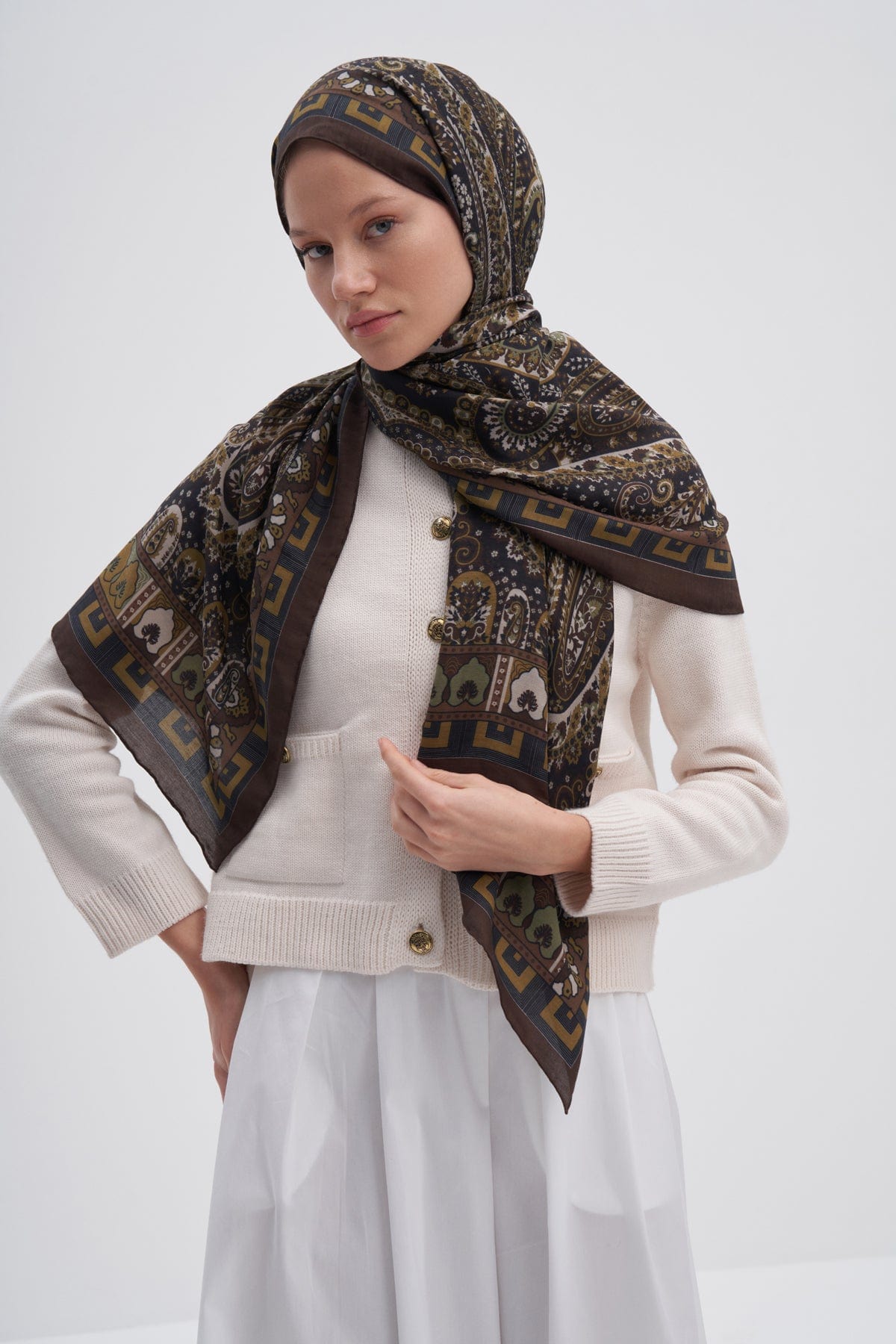 breeze-early-silk-scarf-khaki-2851_f65b39fa-9a70-4bec-9a47-cd1868bfb4ba.jpg
