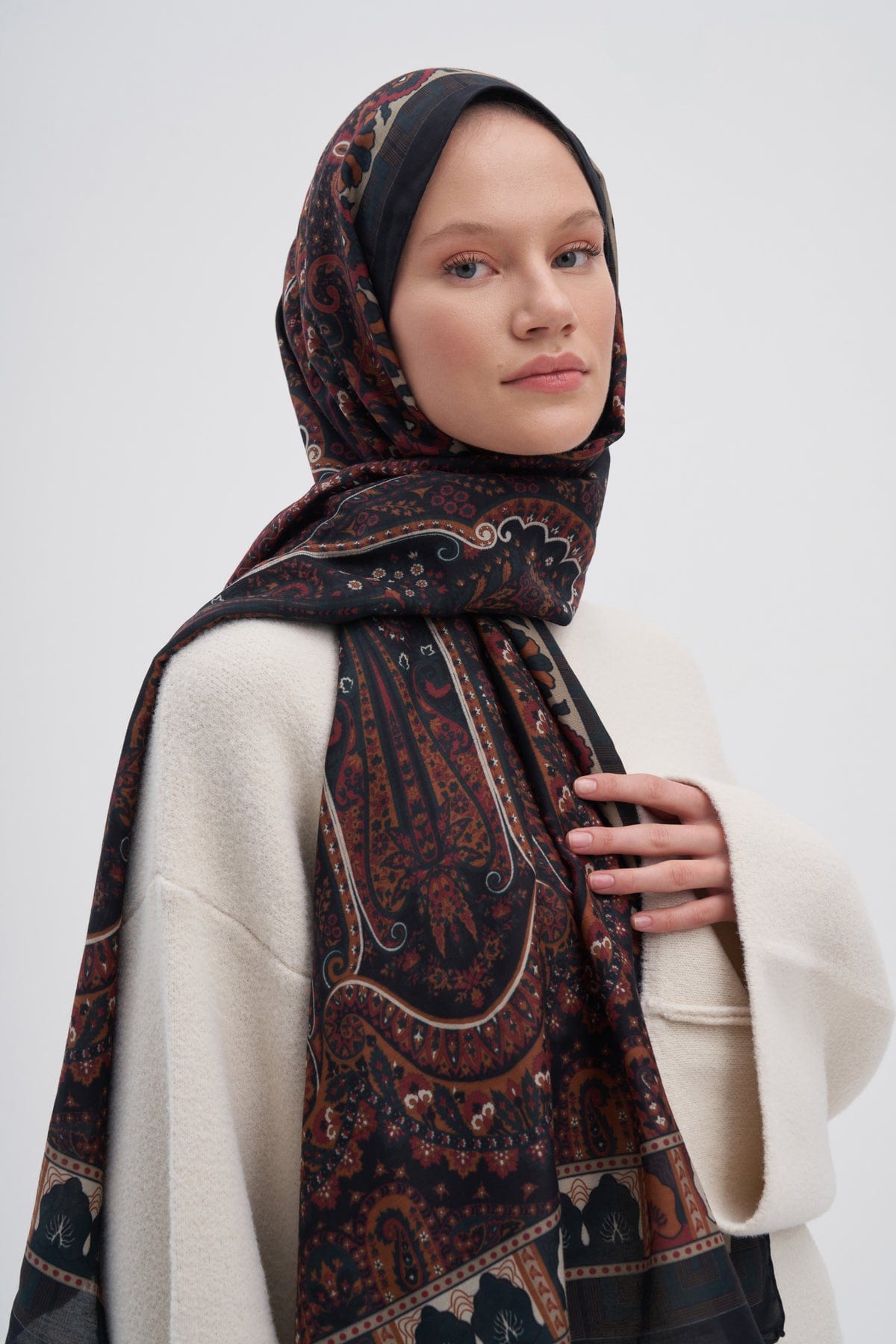 Breeze Early Silk Scarf Reddish