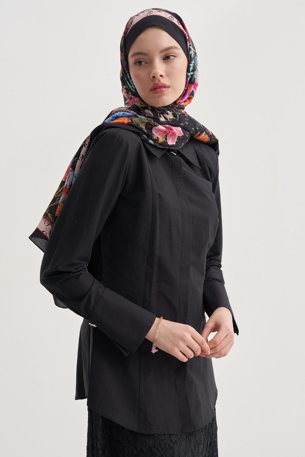 c-monogram-viscose-scarf-black-1527.jpg