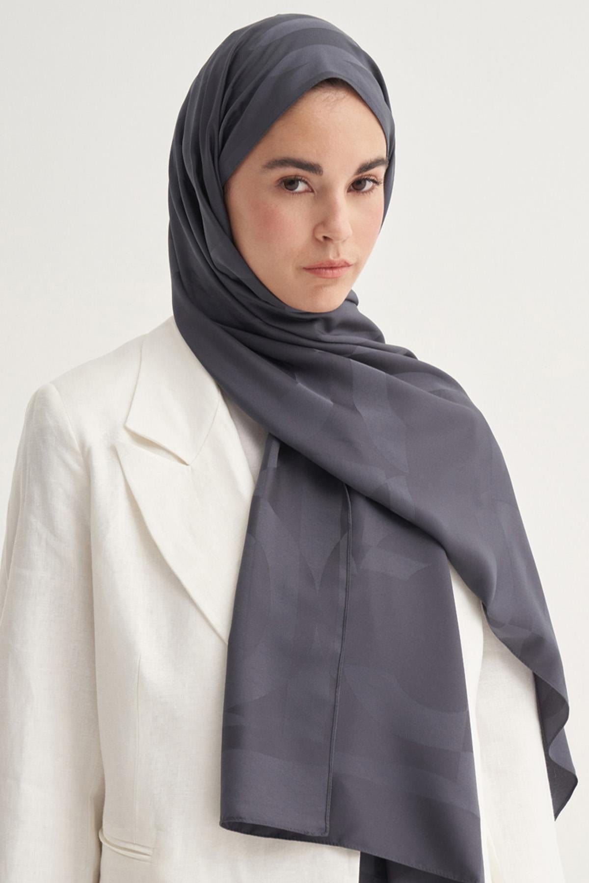 c-pattern-monogram-cotton-silk-scarf-anthracite-1015.jpg