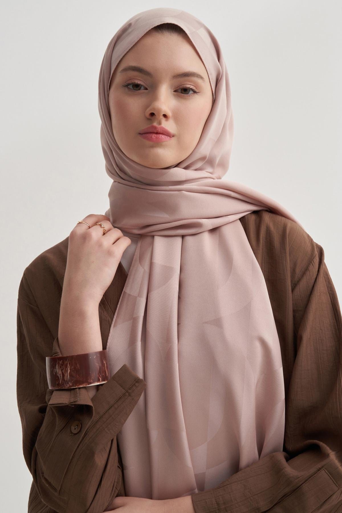 c-pattern-monogram-cotton-silk-scarf-beige-961.jpg