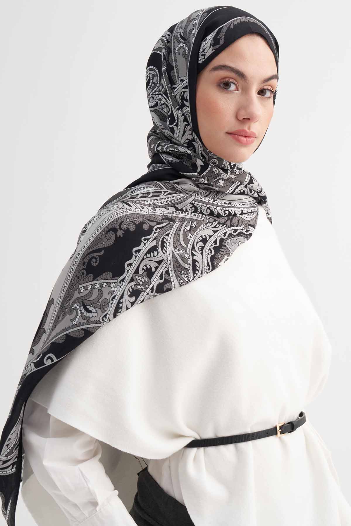 Camellia Incira Viscose Scarf Siyah