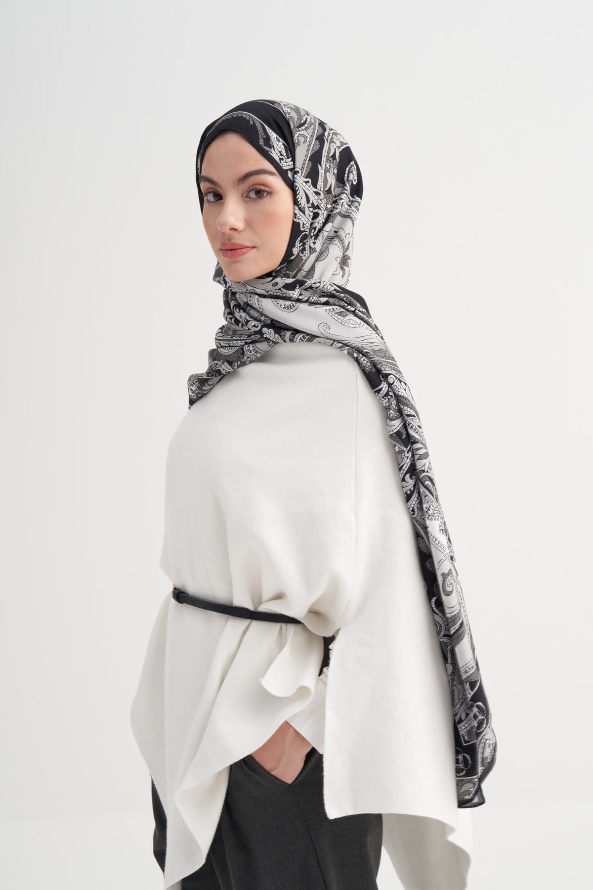 Camellia Incira Viscose Scarf Siyah