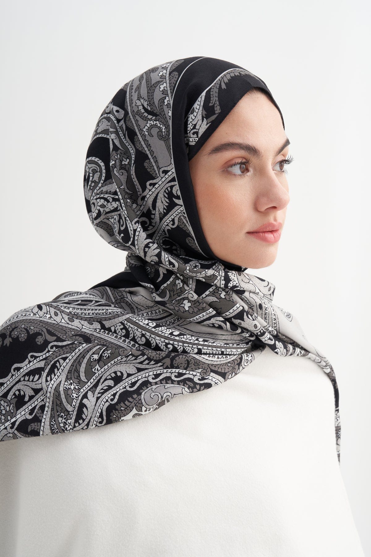 Camellia Incira Viscose Scarf Siyah