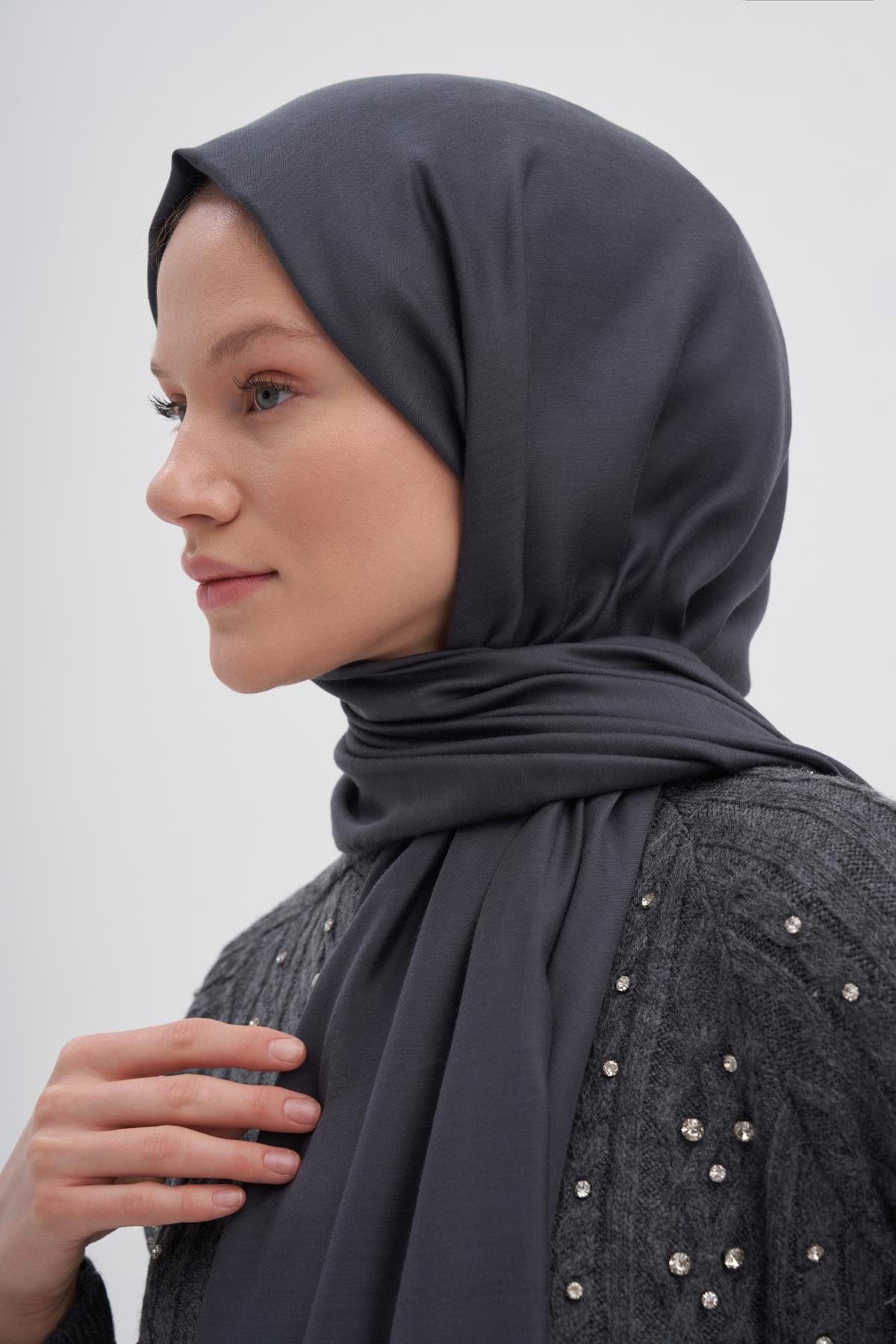 Chantouk Reversible Silk Scarf Anthracite