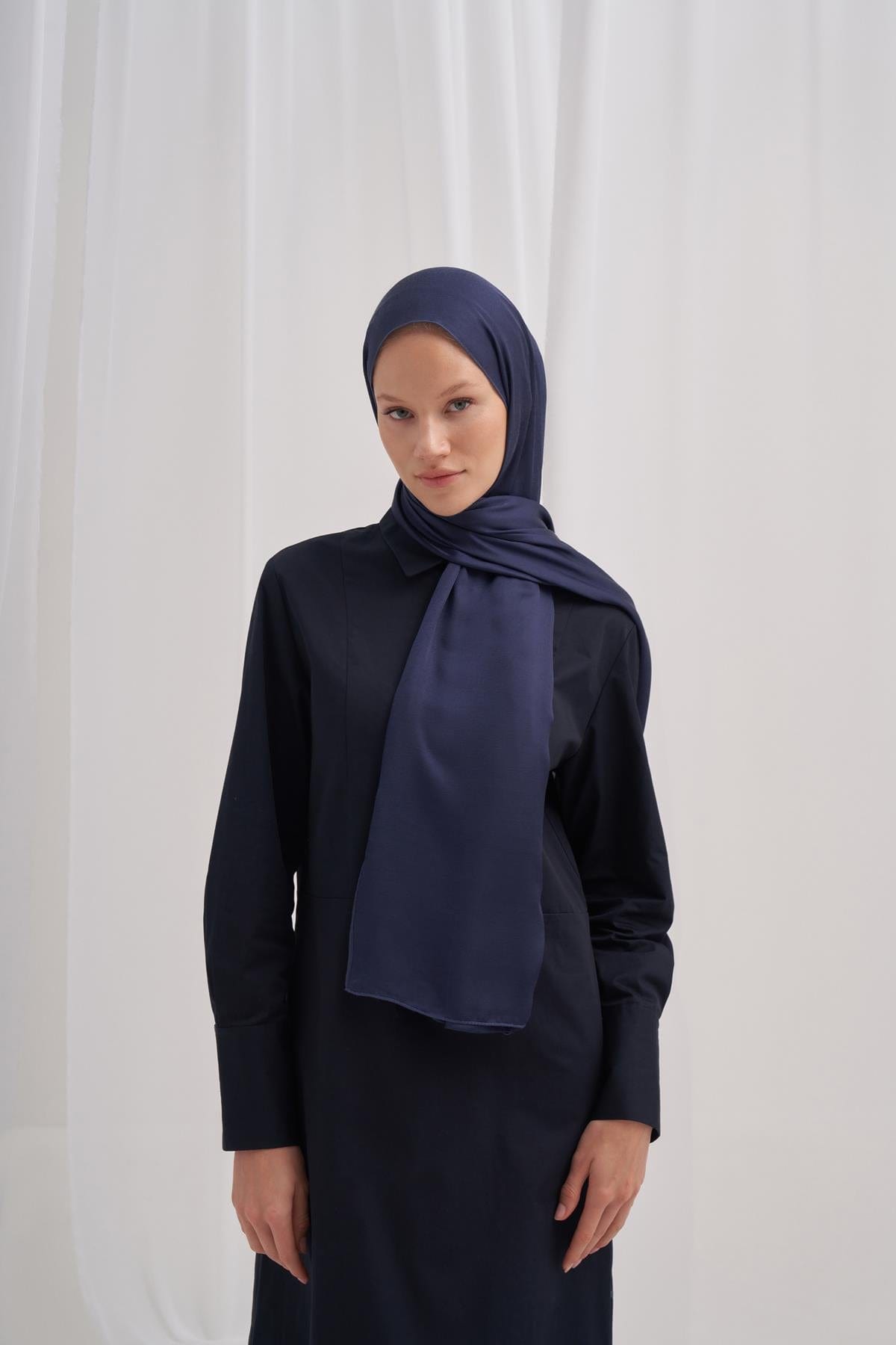 Chantouk Reversible Silk Scarf Dark Navy