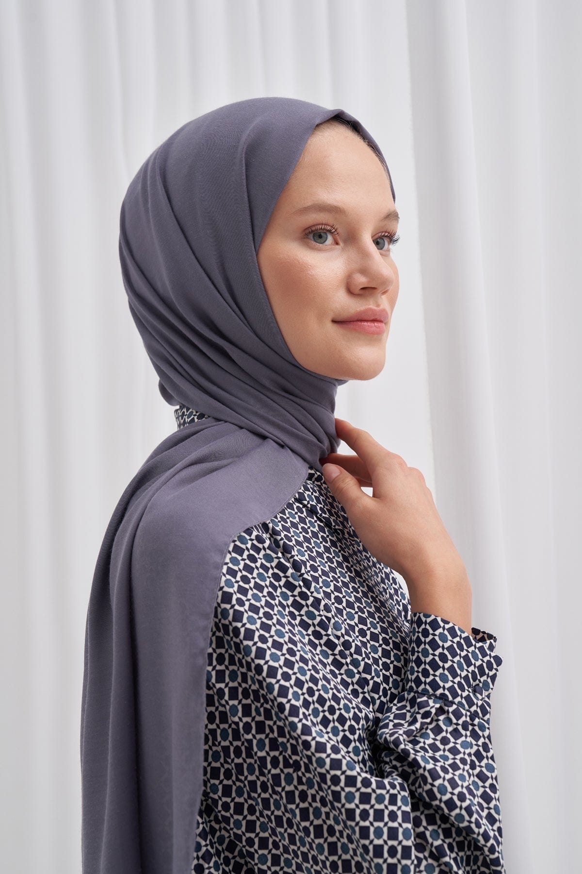 Chantouk Reversible Silk Scarf Gray