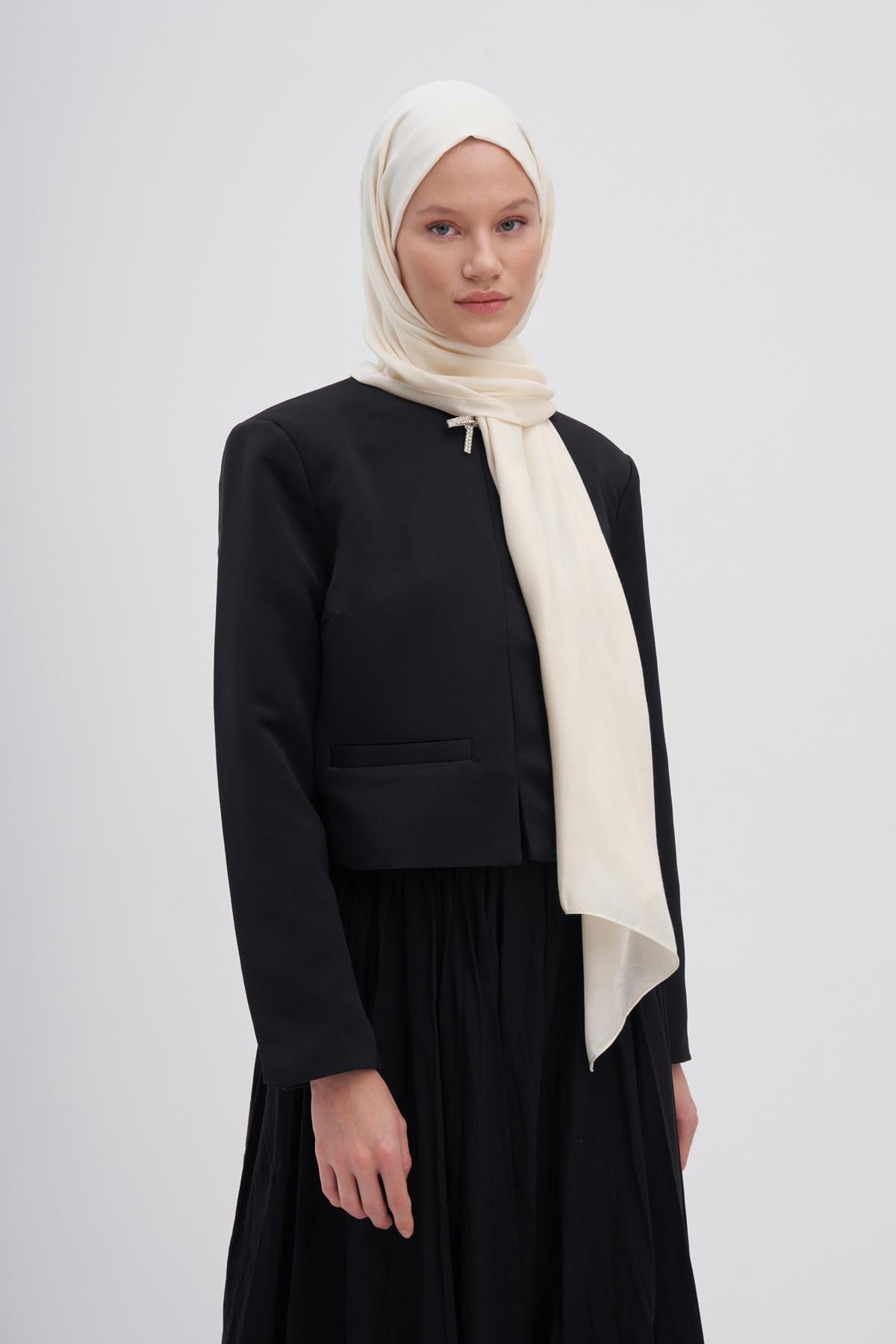 chantouk-reversible-silk-scarf-pearl-2567.jpg