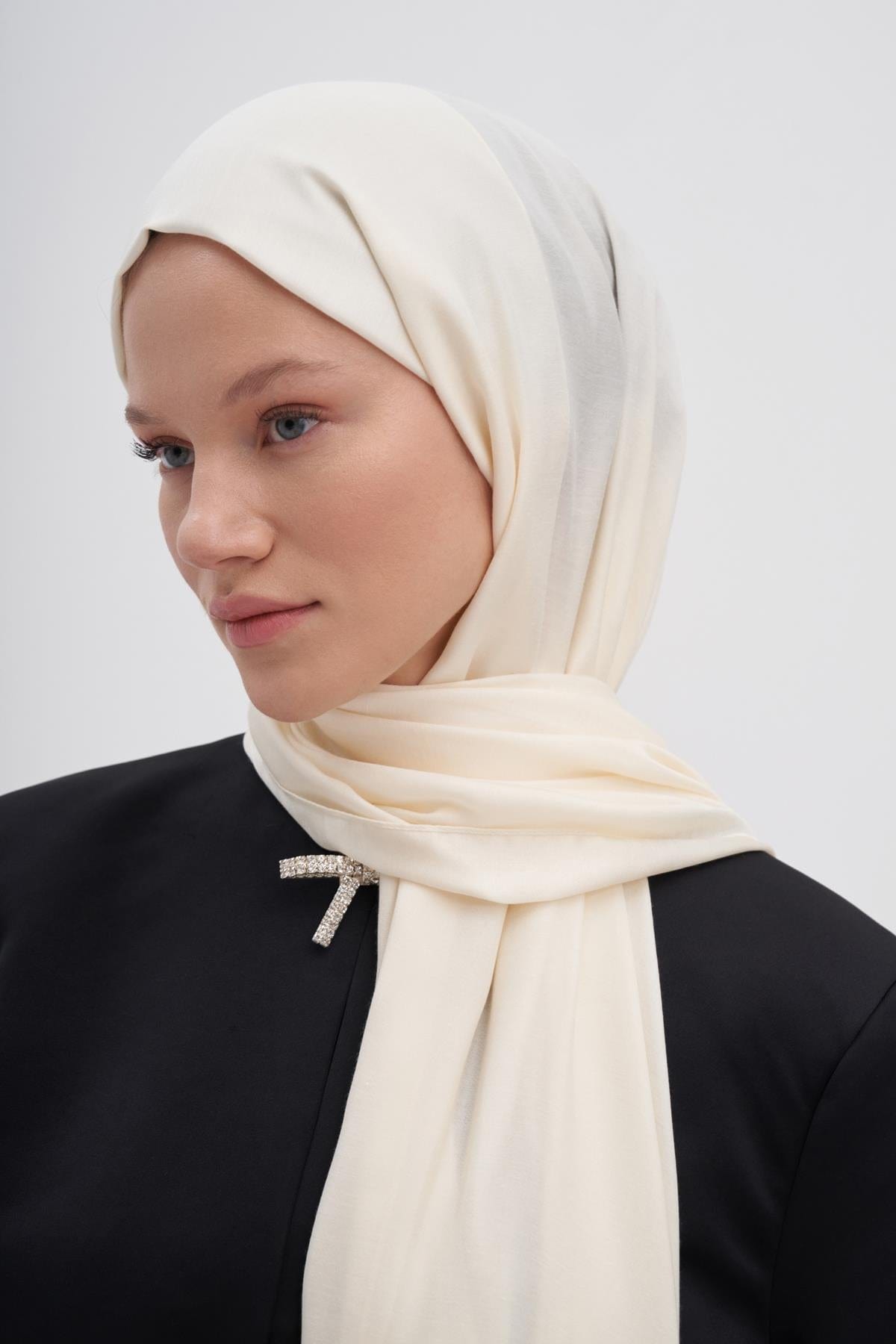 chantouk-reversible-silk-scarf-pearl-2569.jpg