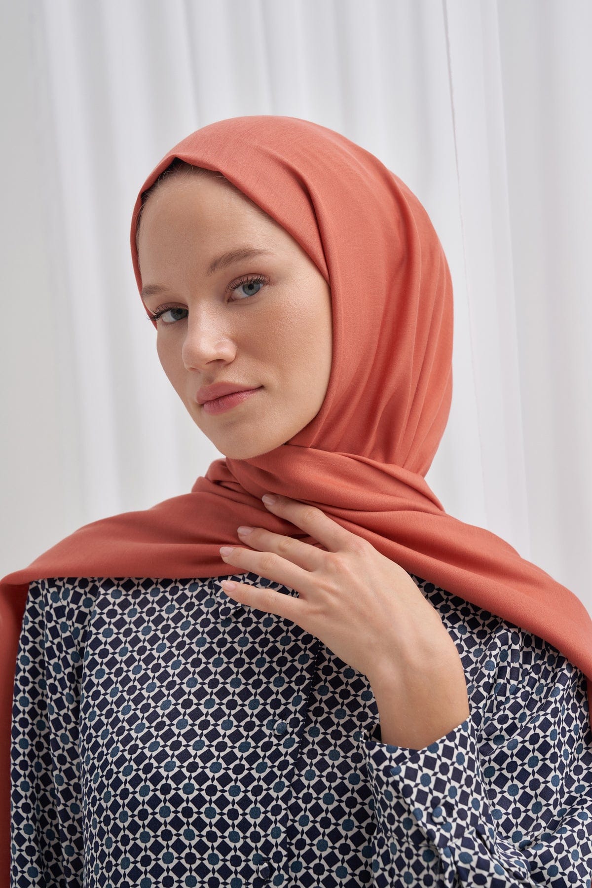 chantouk-reversible-silk-scarf-tile-2629.jpg