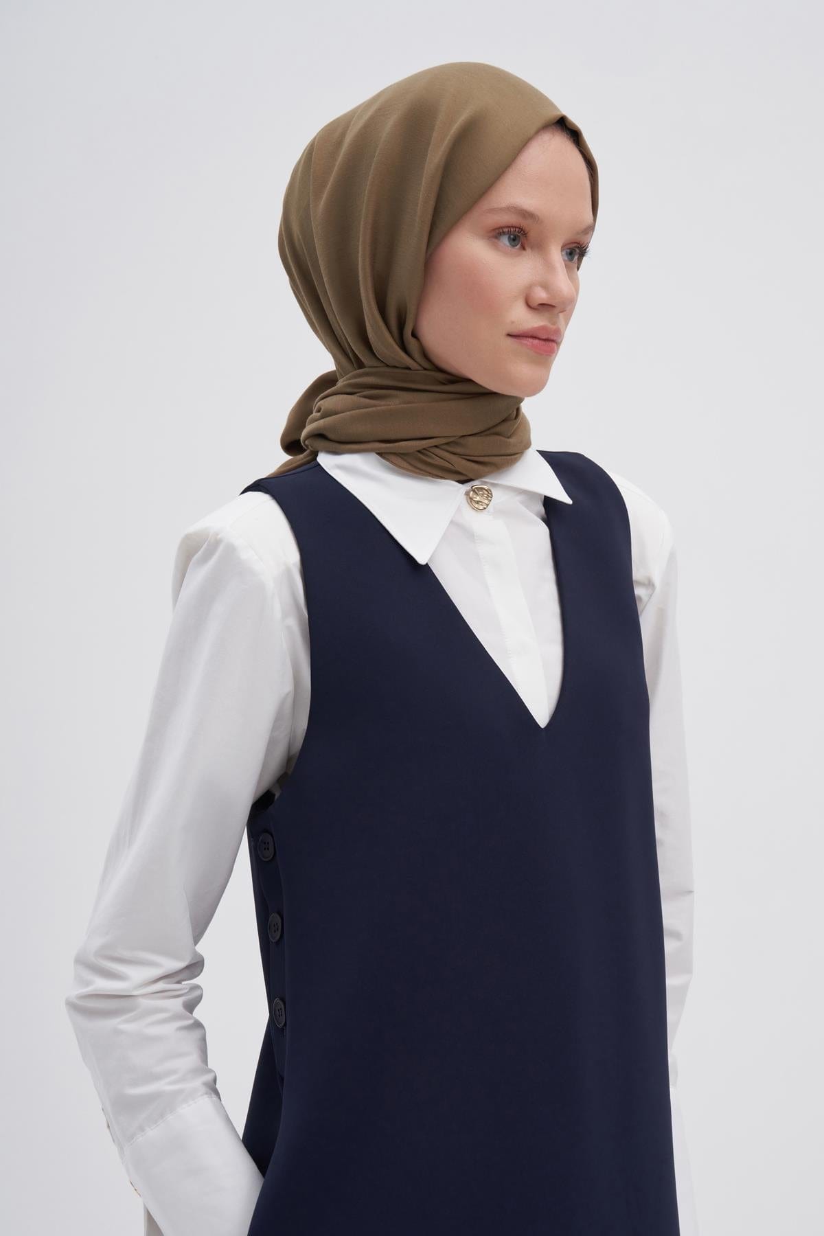 Chantouk Reversible Silk Scarf Vine