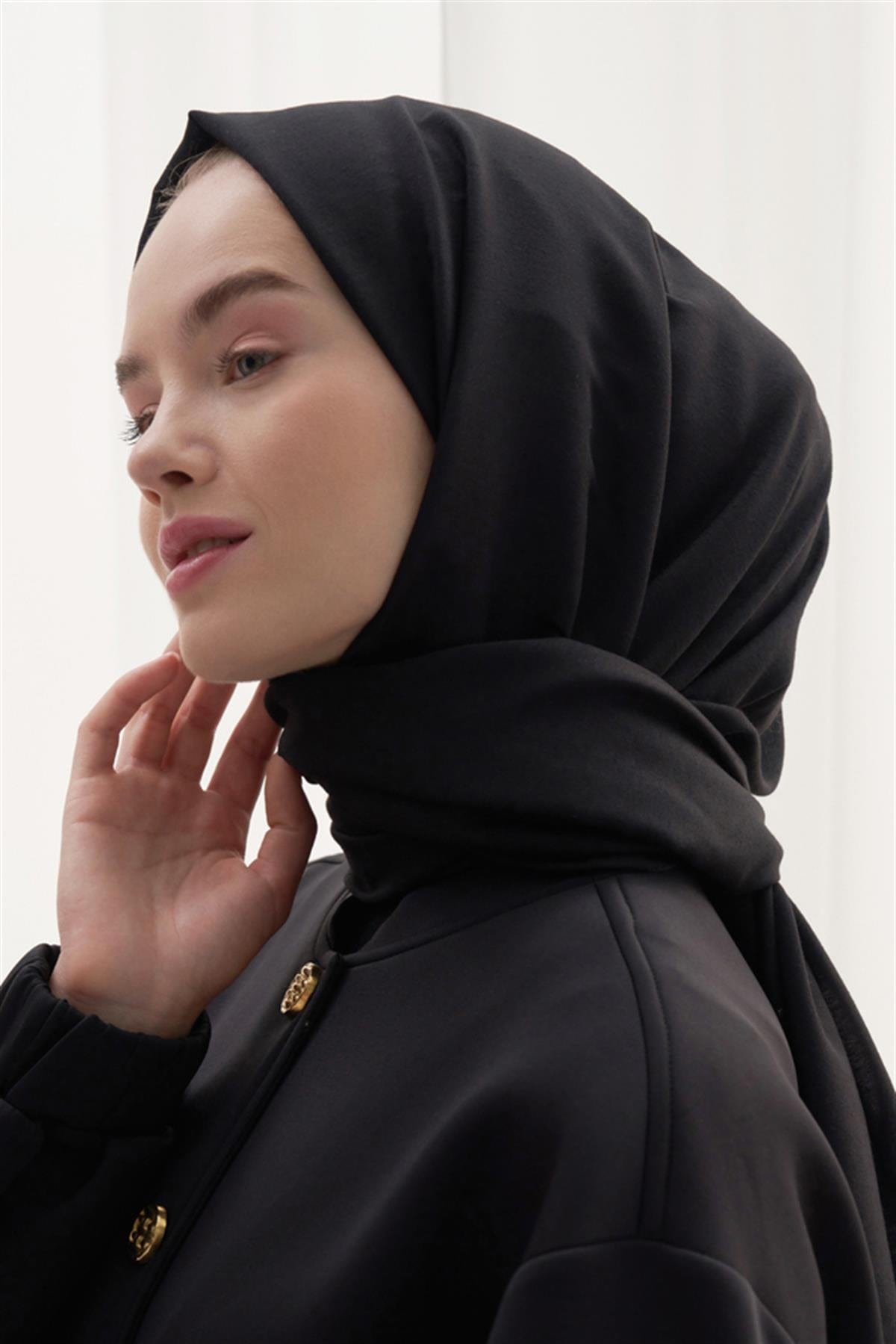 compact-soft-scarf-black-1781.jpg