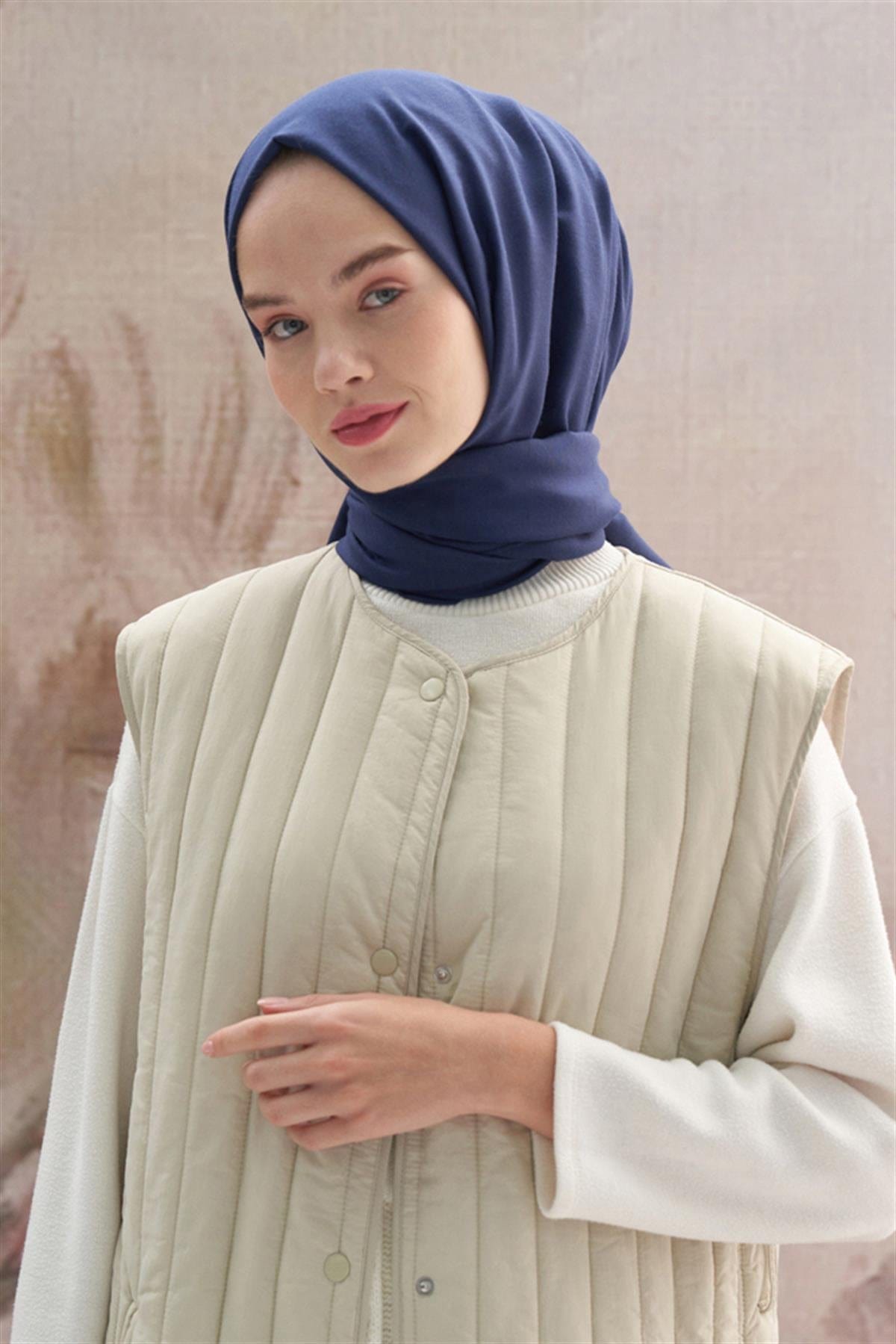 compact-soft-scarf-deep-blue-1754_92d10c36-2946-46a1-af64-8f60a1e00b6f.jpg