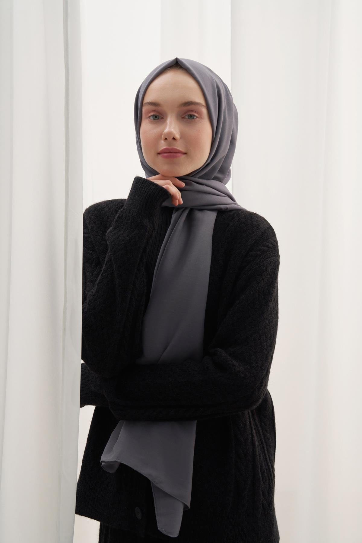 compact-soft-scarf-gray-1773.jpg