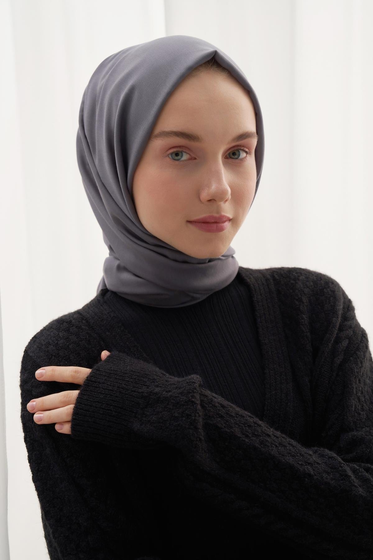 Compact Soft Scarf Gray