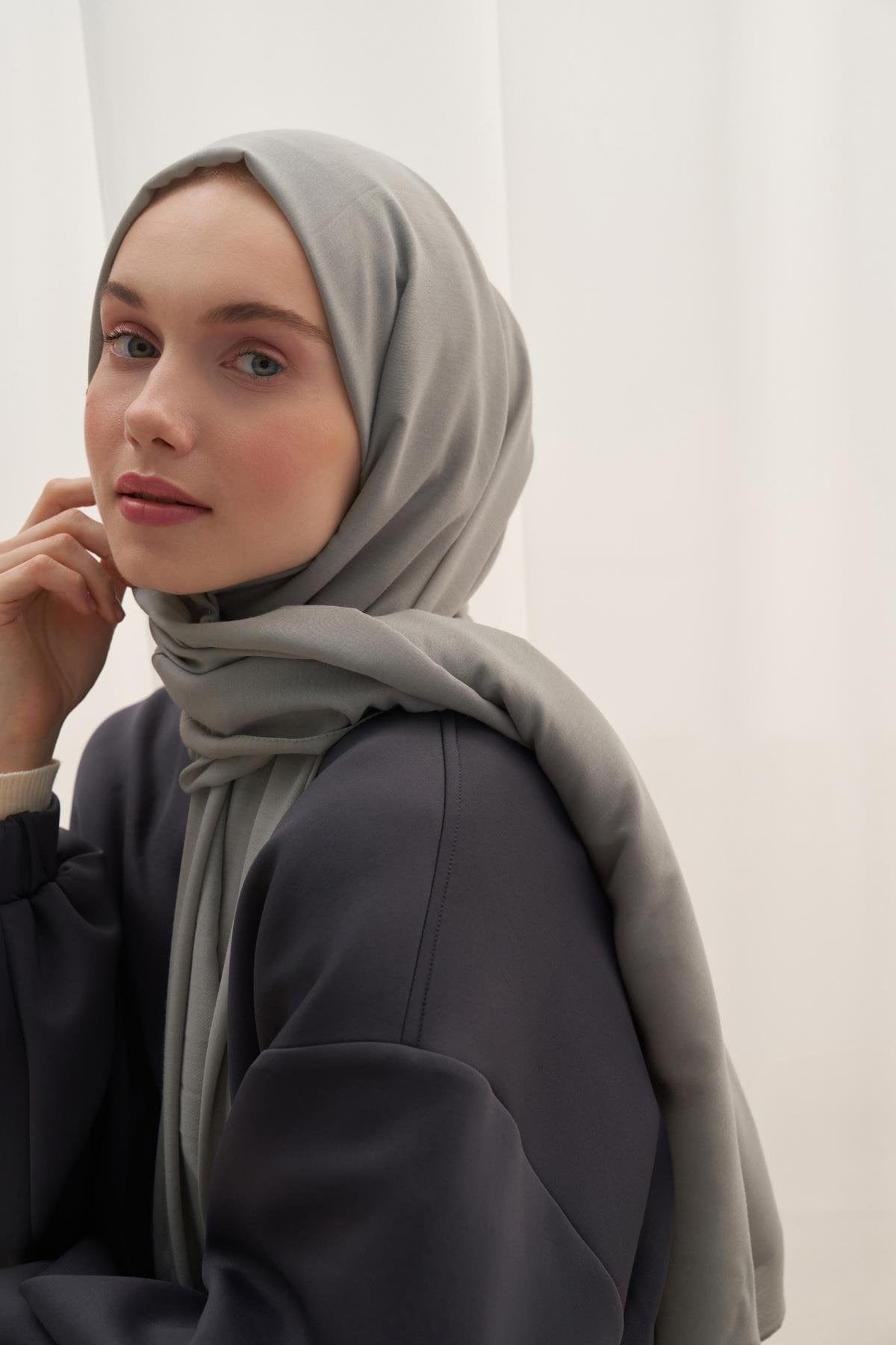 Compact Soft Scarf Light Gray