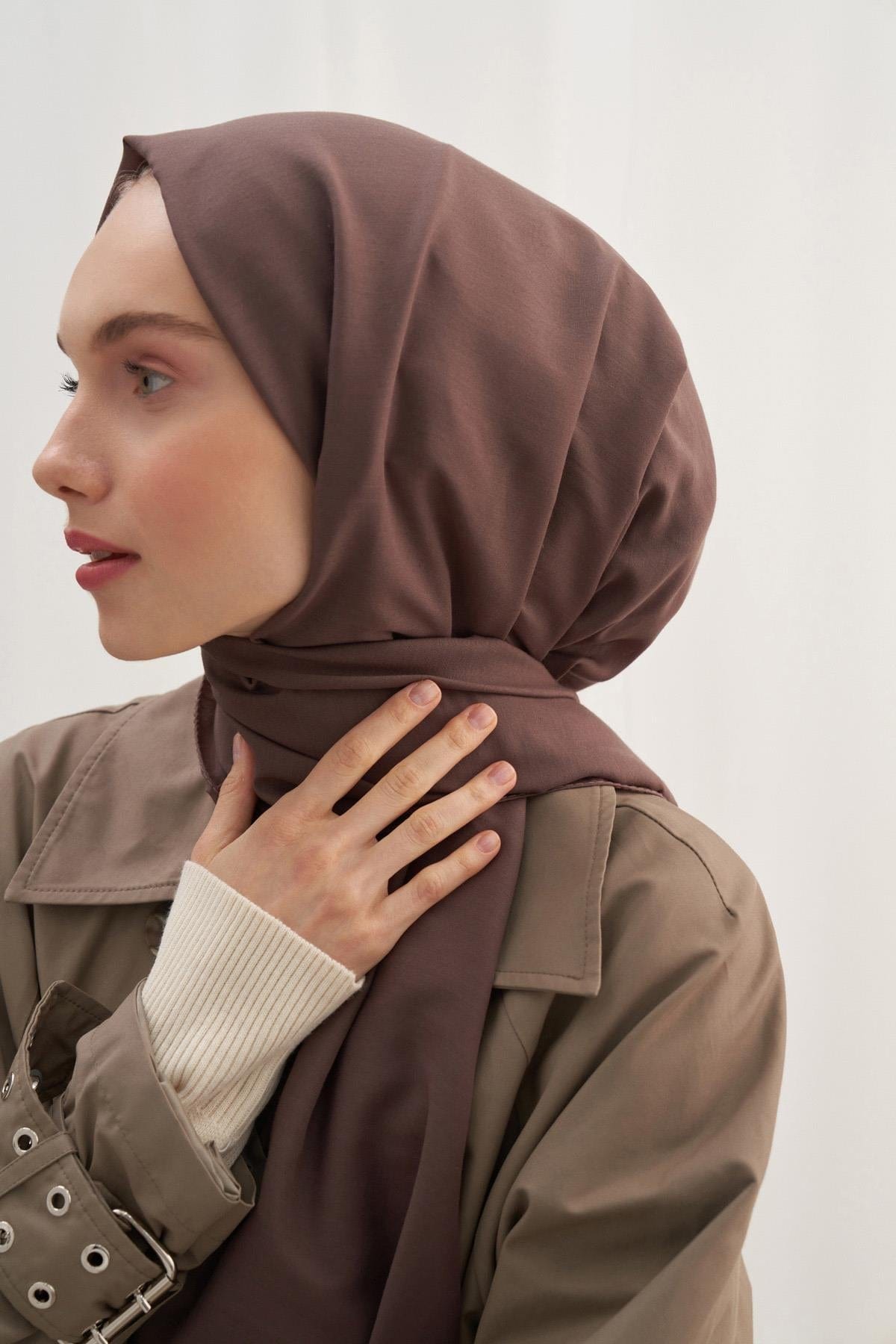 compact-soft-scarf-soft-brown-1764.jpg