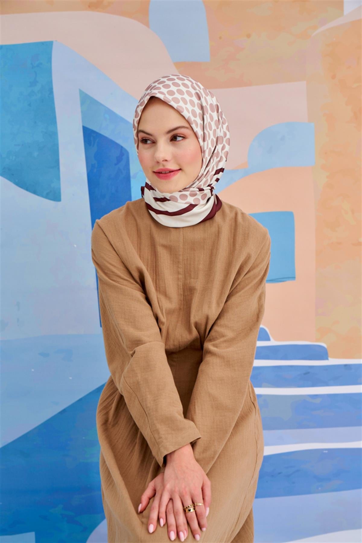 dalee-pattern-twill-square-scarf-brown-1347.jpg