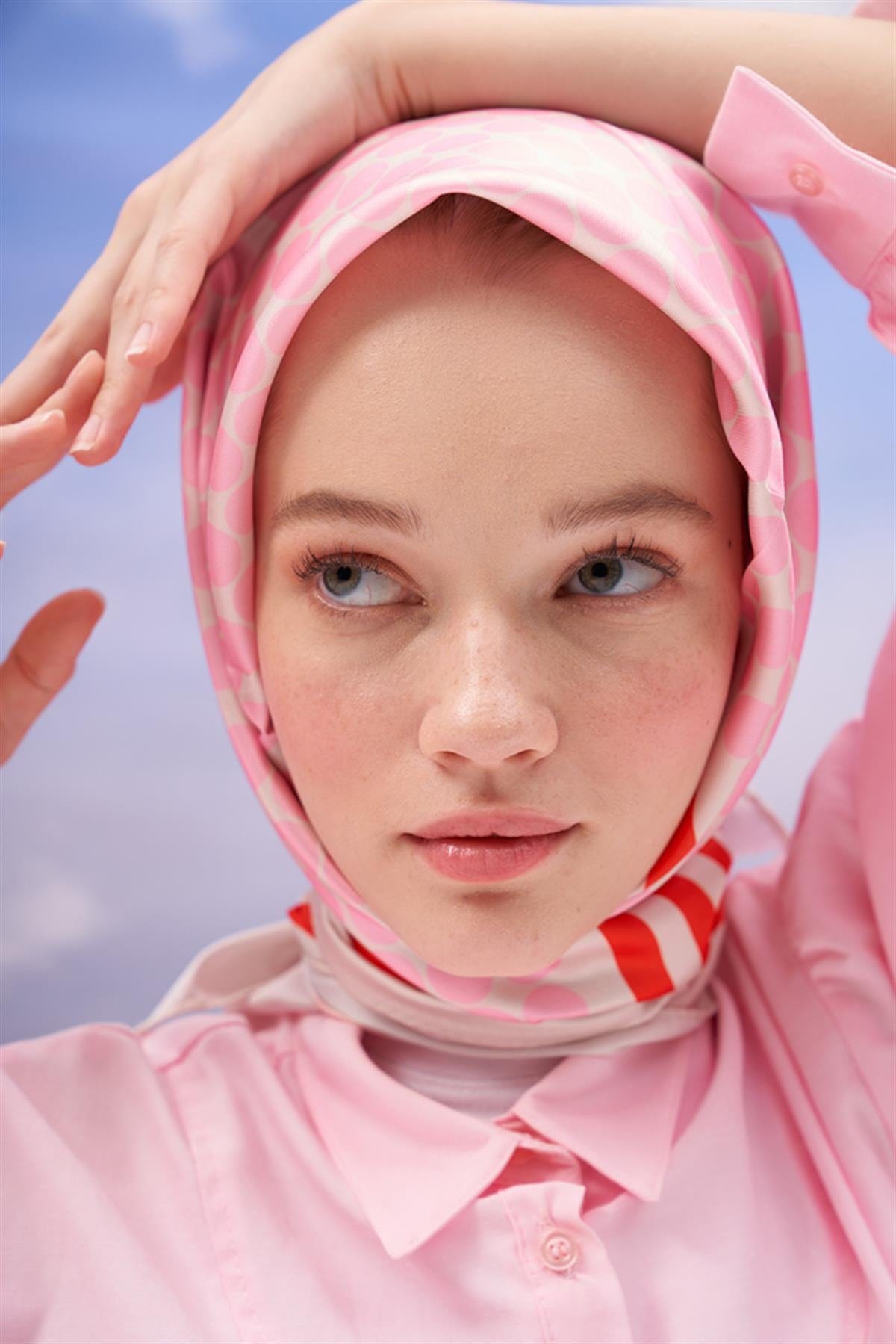 Dalee Pattern Twill Square Scarf Powder Pink