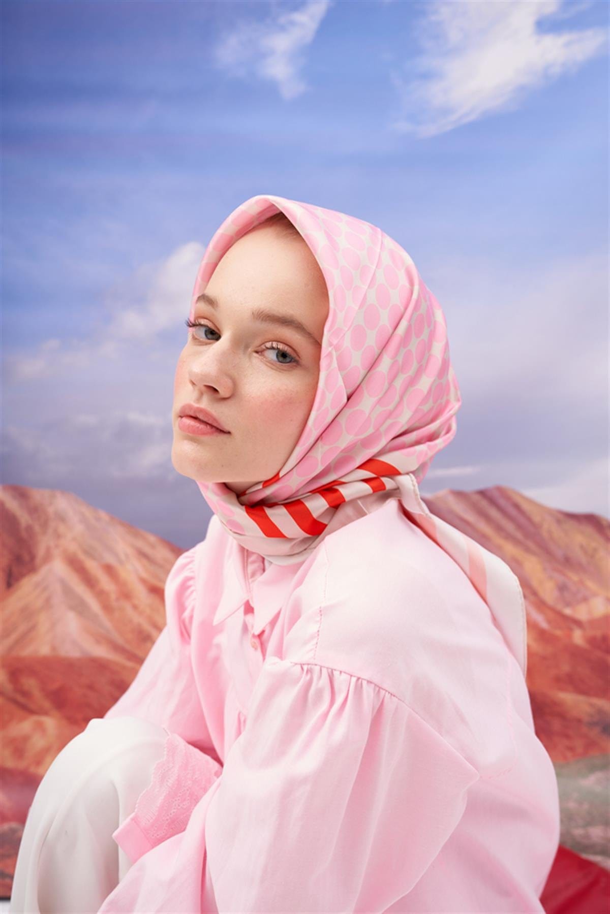 dalee-pattern-twill-square-scarf-powder-pink-1344.jpg