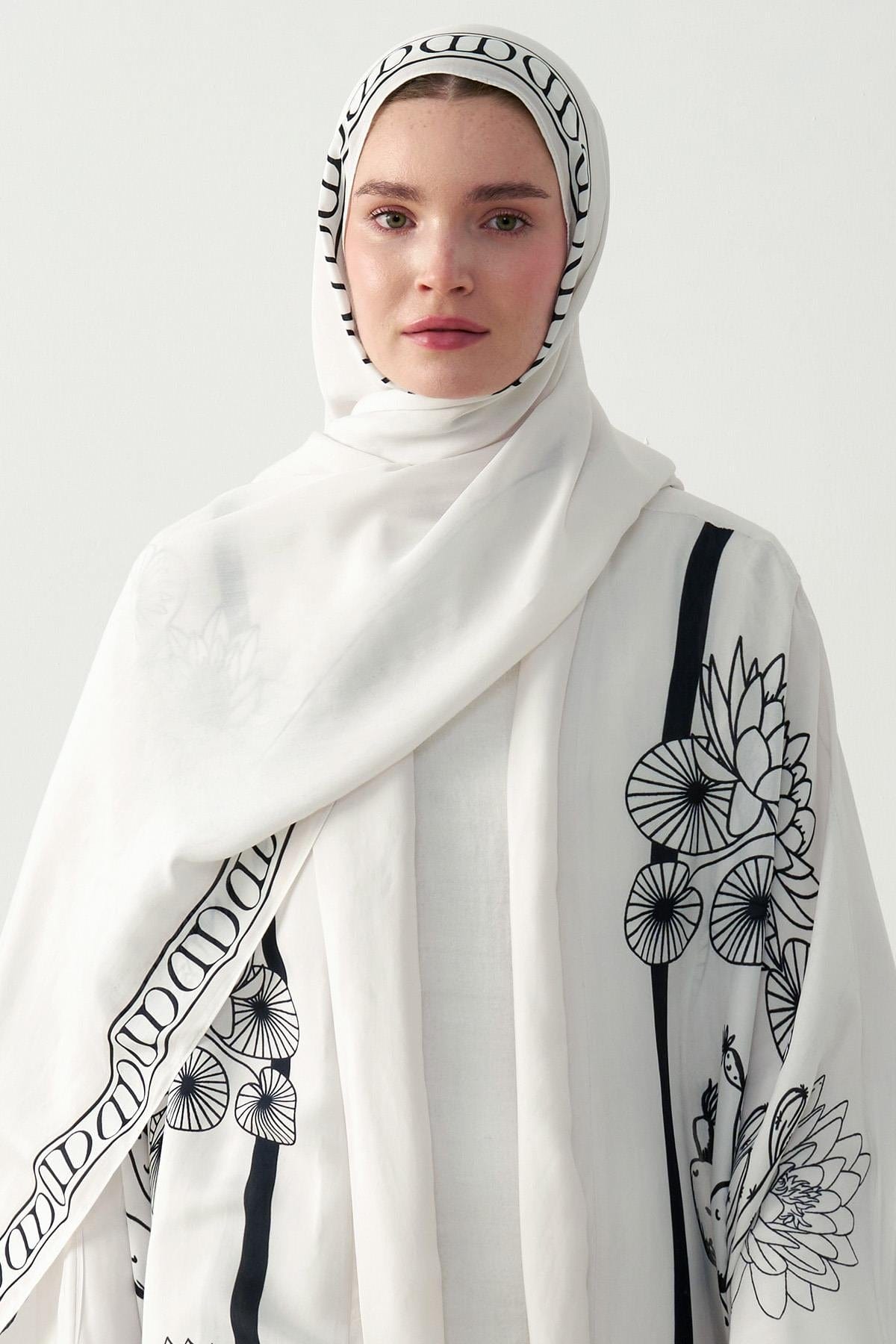 desert-c-monogram-viscose-scarf-ecru-1408.jpg