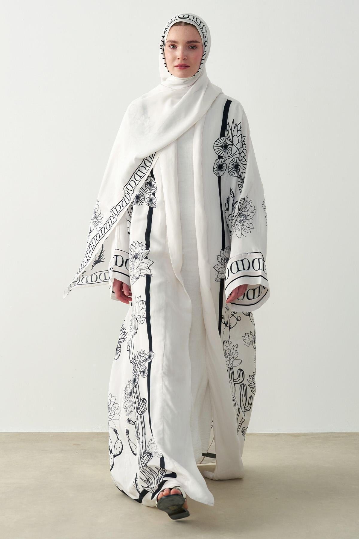 Desert Viscose Abaya Ecru