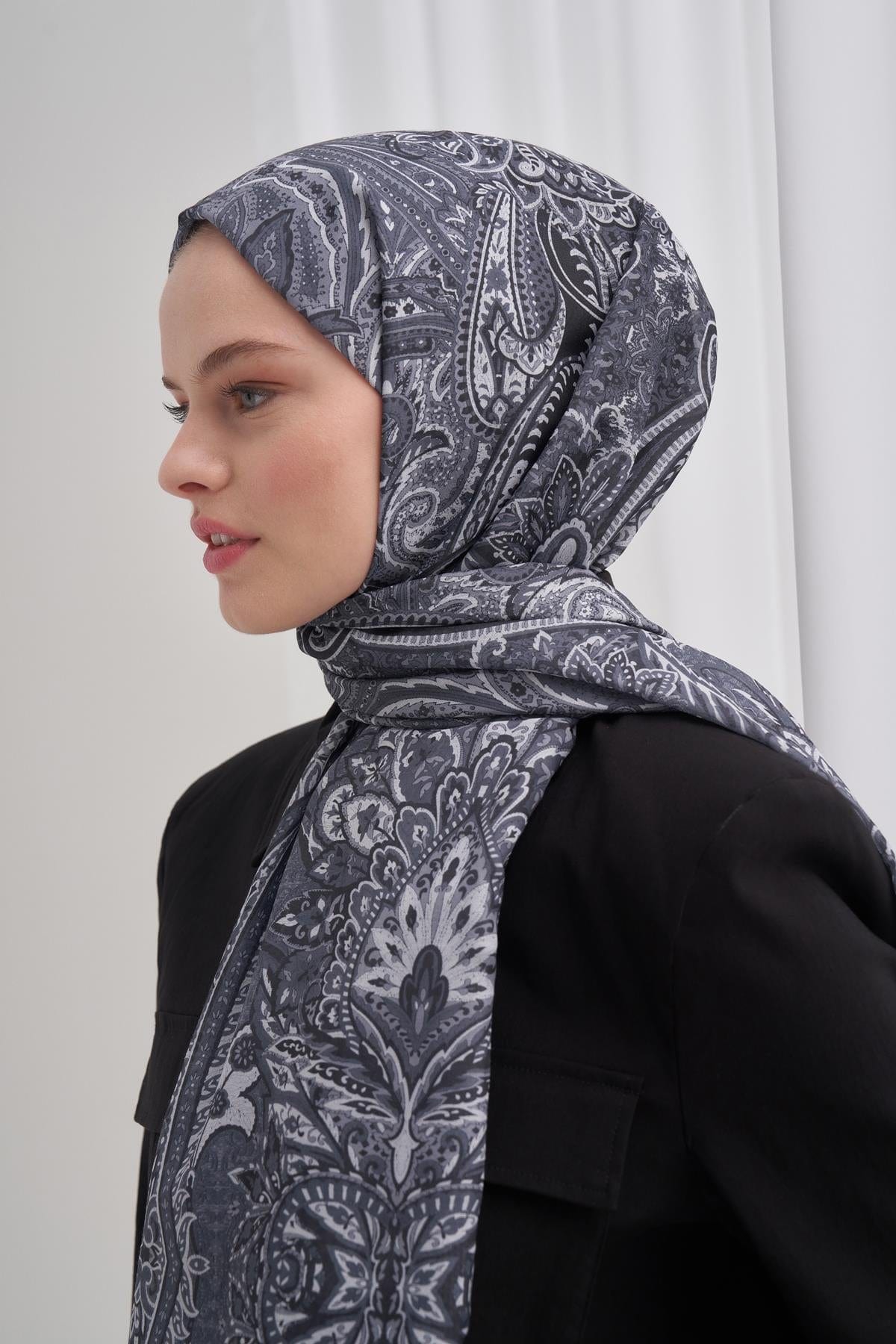 Diamond Nilla Cotton Scarf Gray