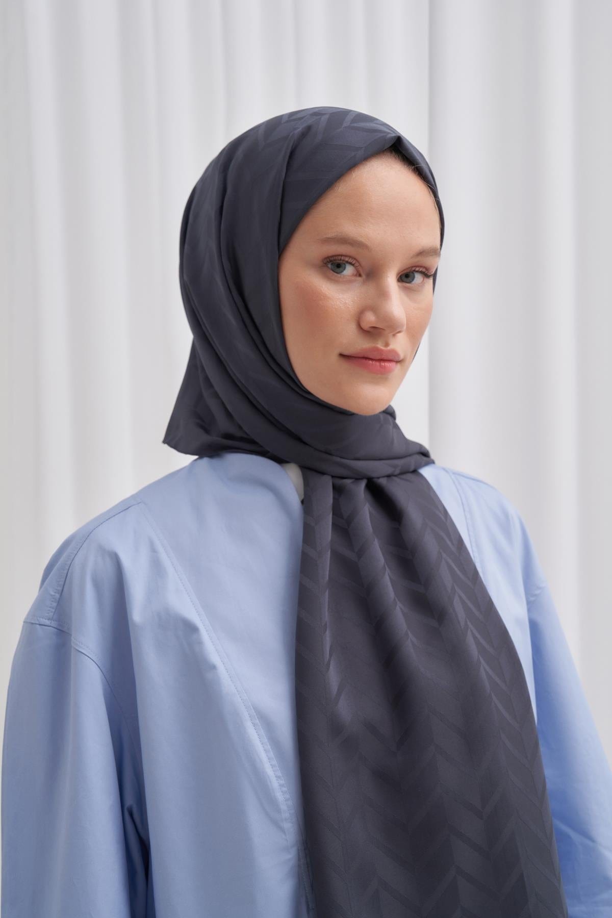 Diamond Pattern Cotton-Silk Scarf with Anthracite