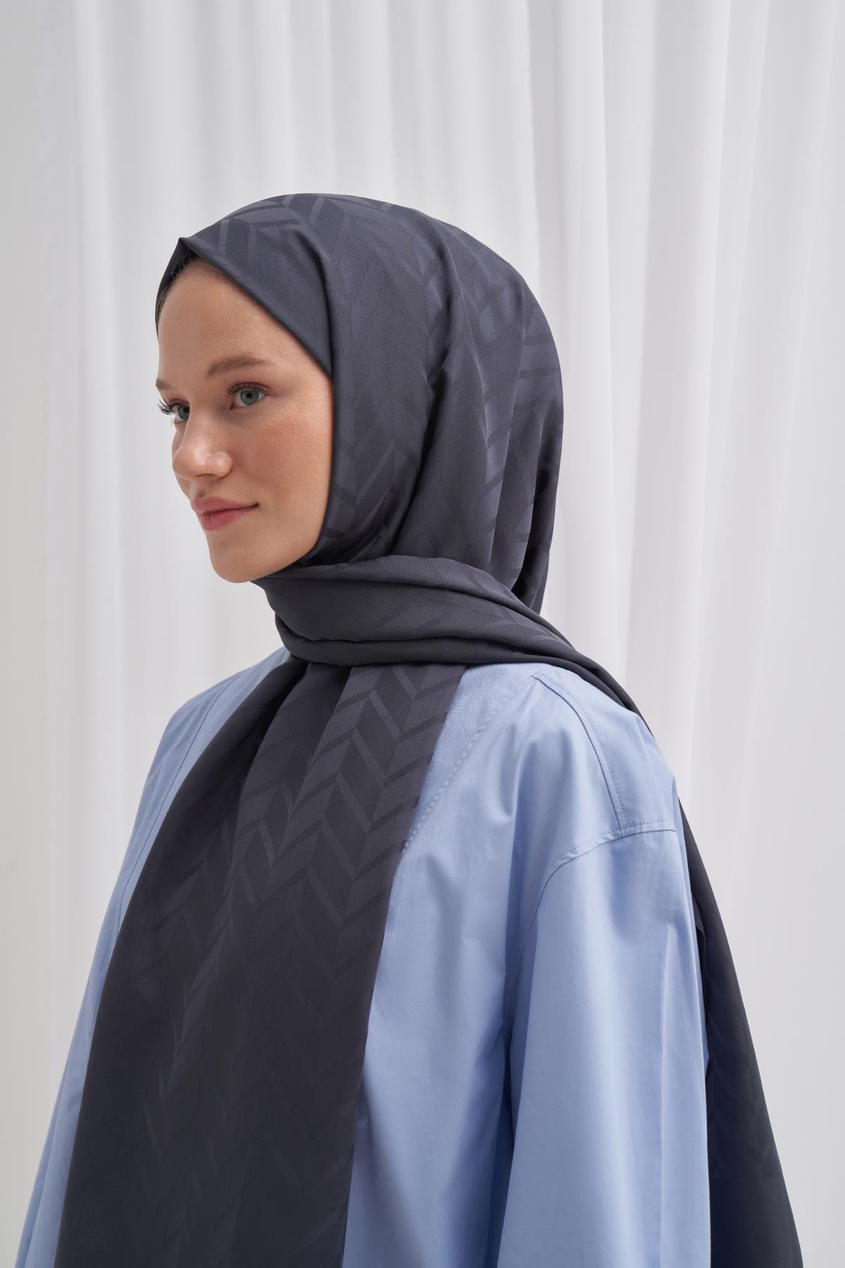 Diamond Pattern Cotton-Silk Scarf with Anthracite