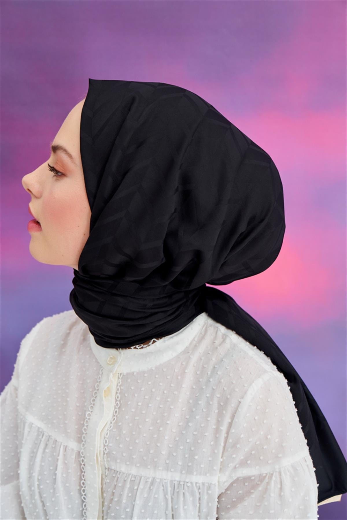 diamond-pattern-cotton-silk-scarf-with-black-2476.jpg