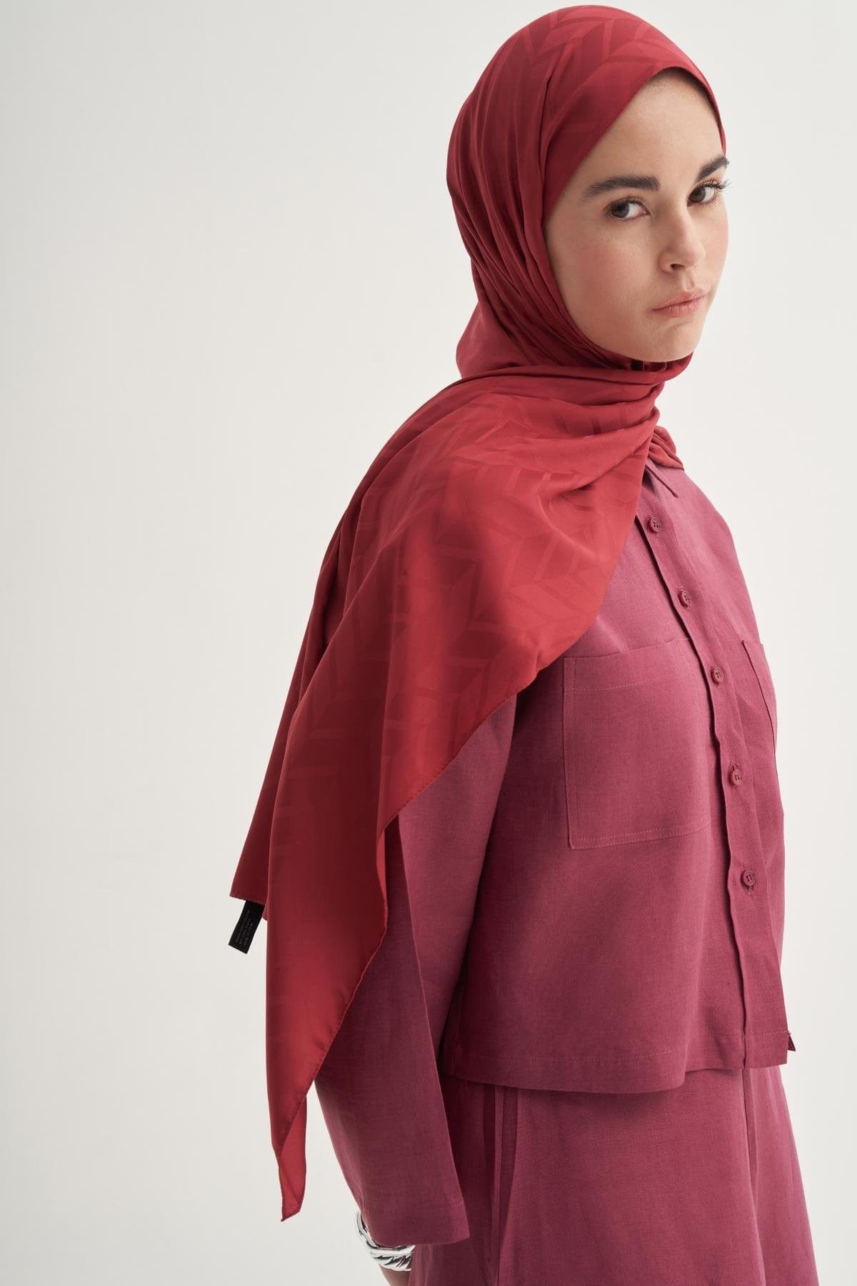 Diamond Pattern Cotton-Silk Scarf with Burgundy