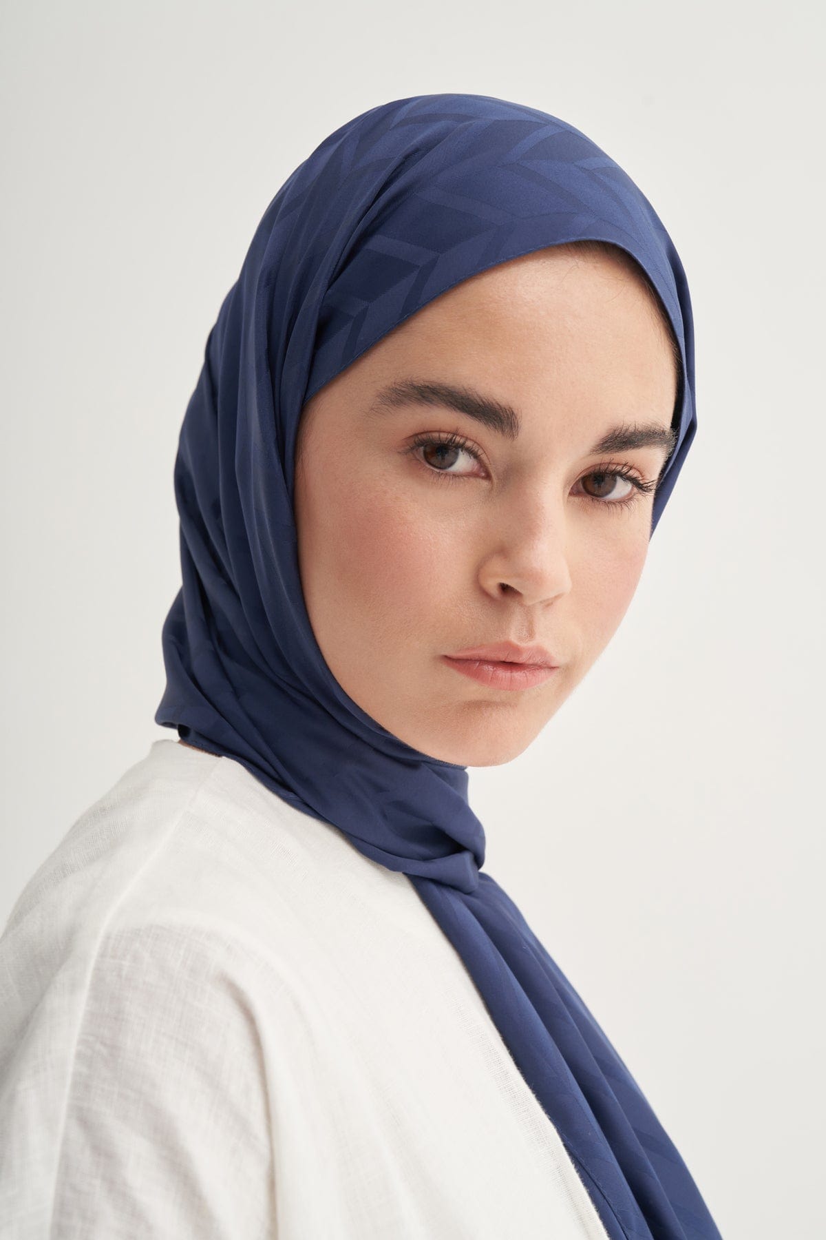 Diamond Pattern Cotton-Silk Scarf with Deep Blue